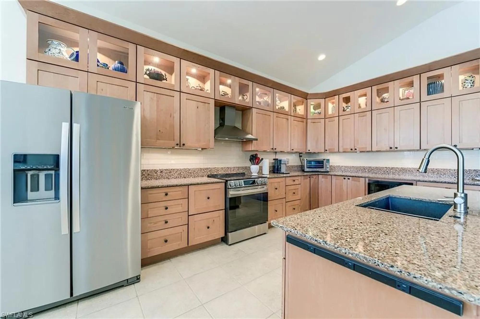 Property Slideshow image 12 of 49 | 3806 lakeview isle ct, Fort Myers, FL, 33905