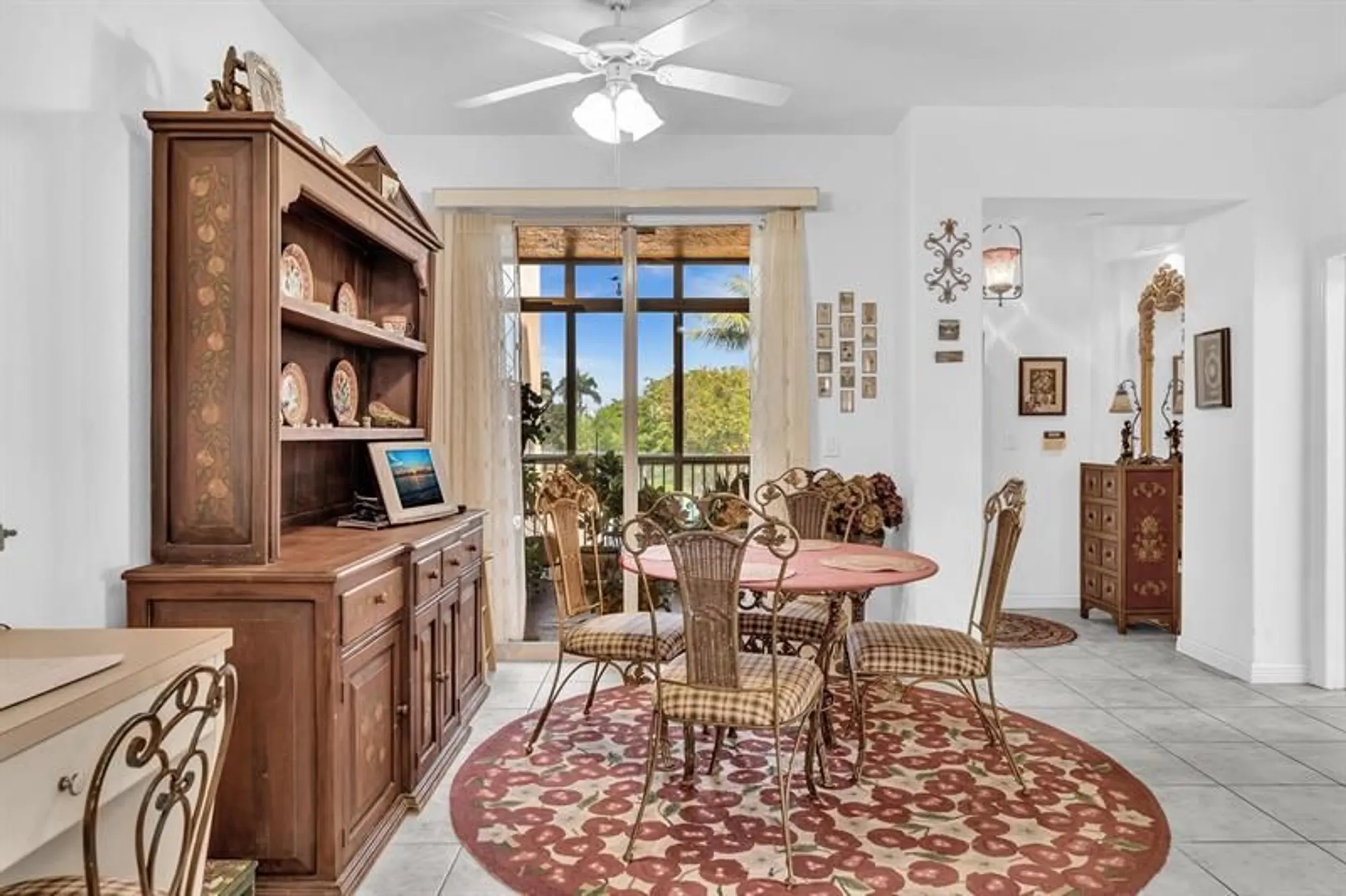 Property Slideshow image 7 of 76 | 7715 southampton ter 301, Tamarac, FL, 33321