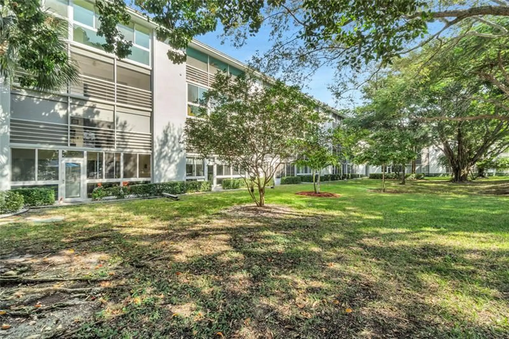 Property Slideshow image 3 of 24 | 3001 portofino isle m3, Coconut Creek, FL, 33066