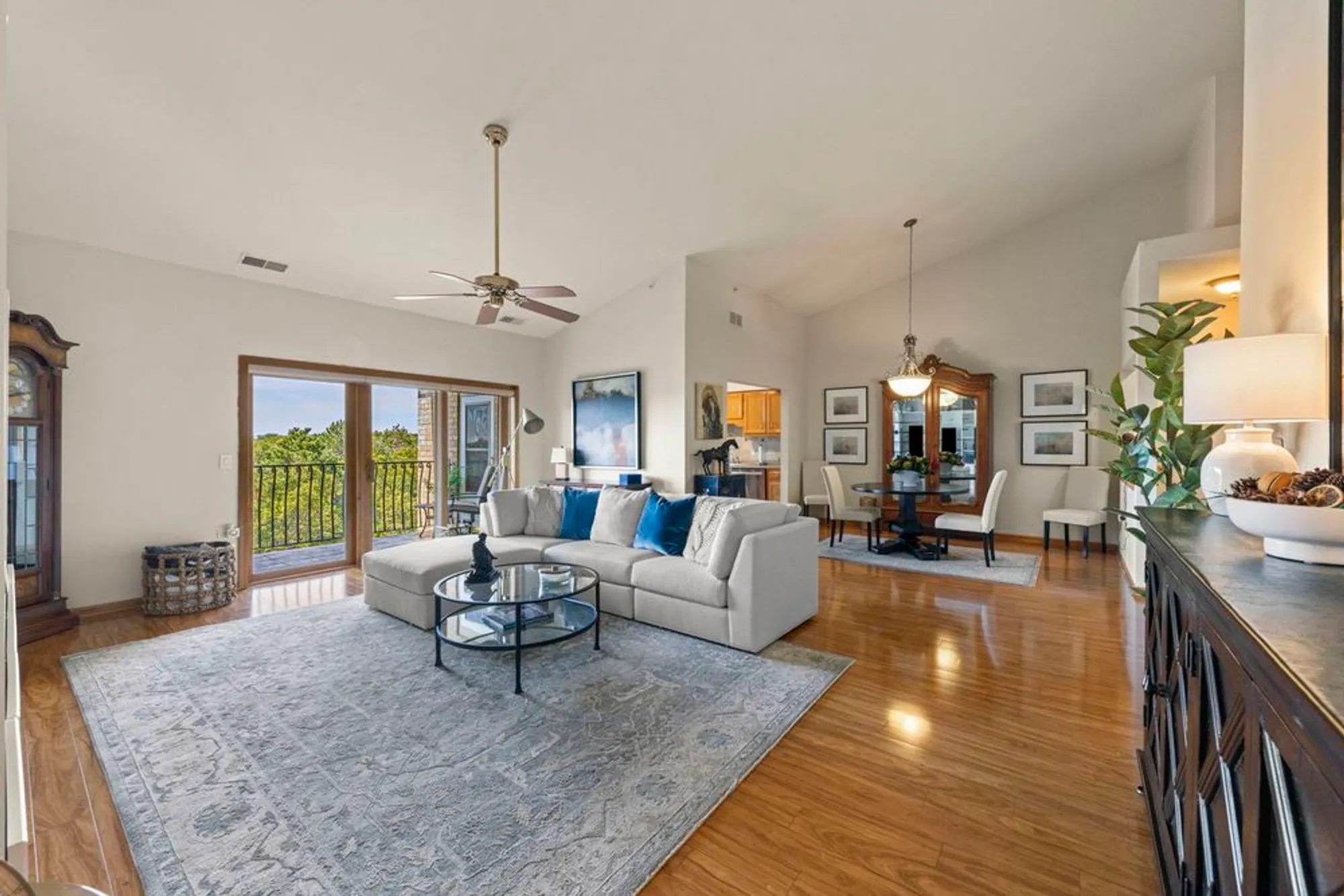 Property Slideshow image 9 of 23 | 18350 pine ridge dr apt 3d, Tinley Park, IL, 60477