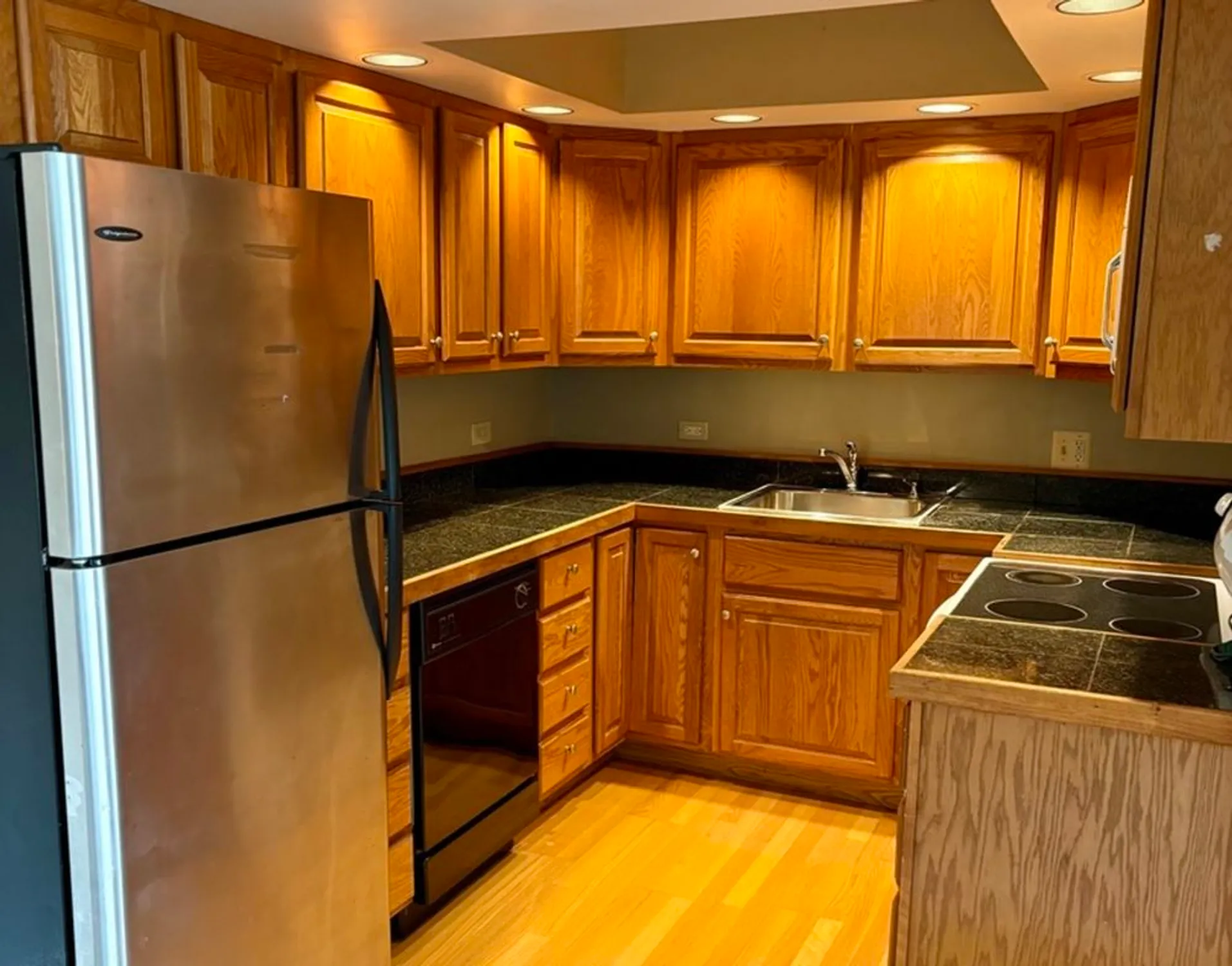 Property Slideshow image 9 of 18 | , Downers Grove, IL, 60515