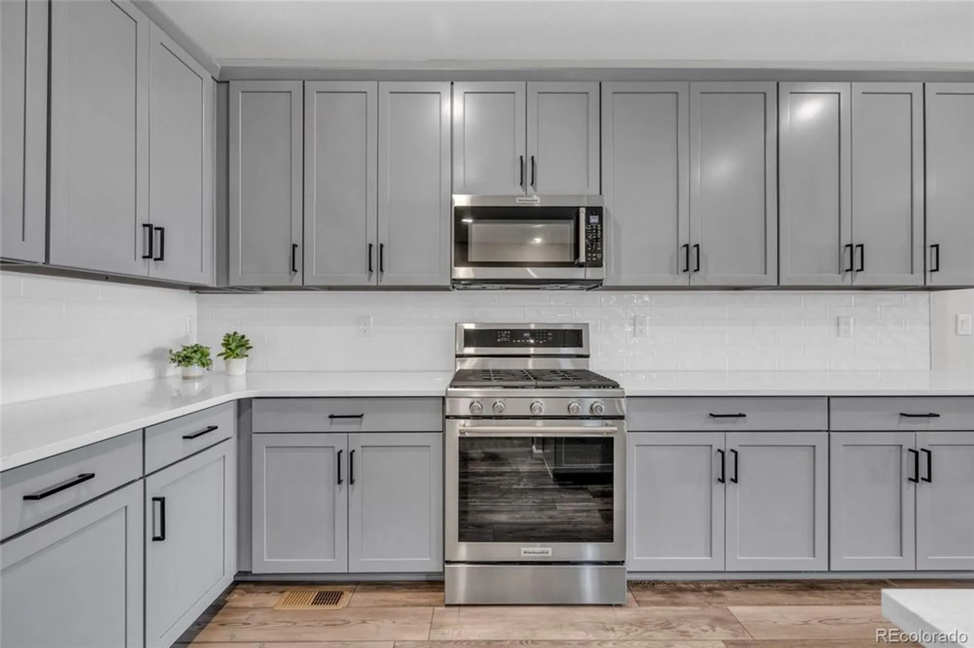 Property Slideshow image 4 of 28 | 4365 hidden gulch rd, Castle Rock, CO, 80104