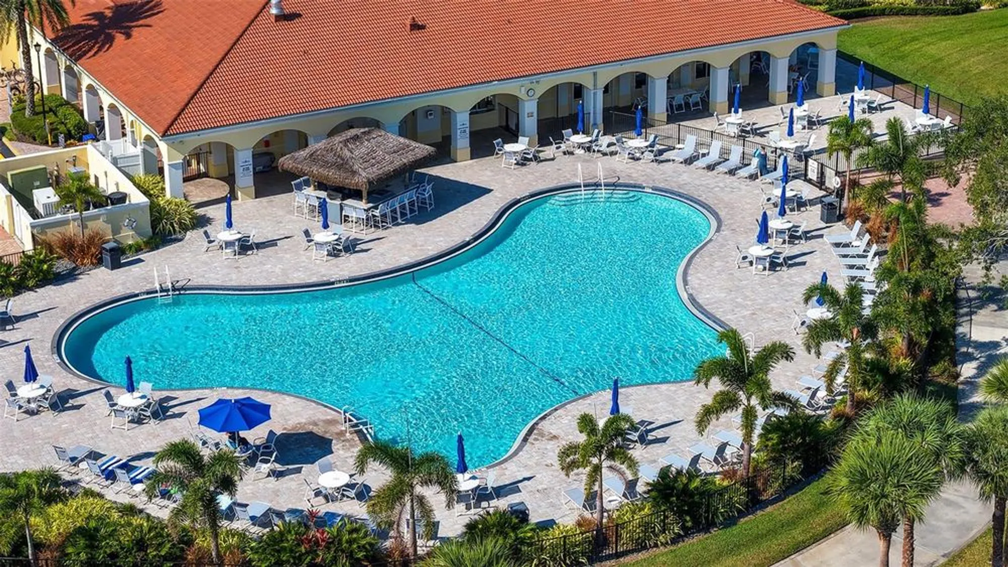 Property Slideshow image 15 of 49 | 5737 ivrea dr, Sarasota, FL, 34238