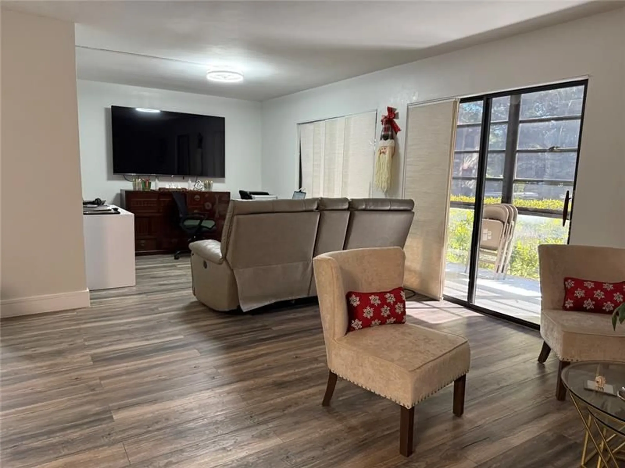 Property Slideshow image 6 of 23 | 10905 w clairmont cir # 10905, Tamarac, FL, 33321