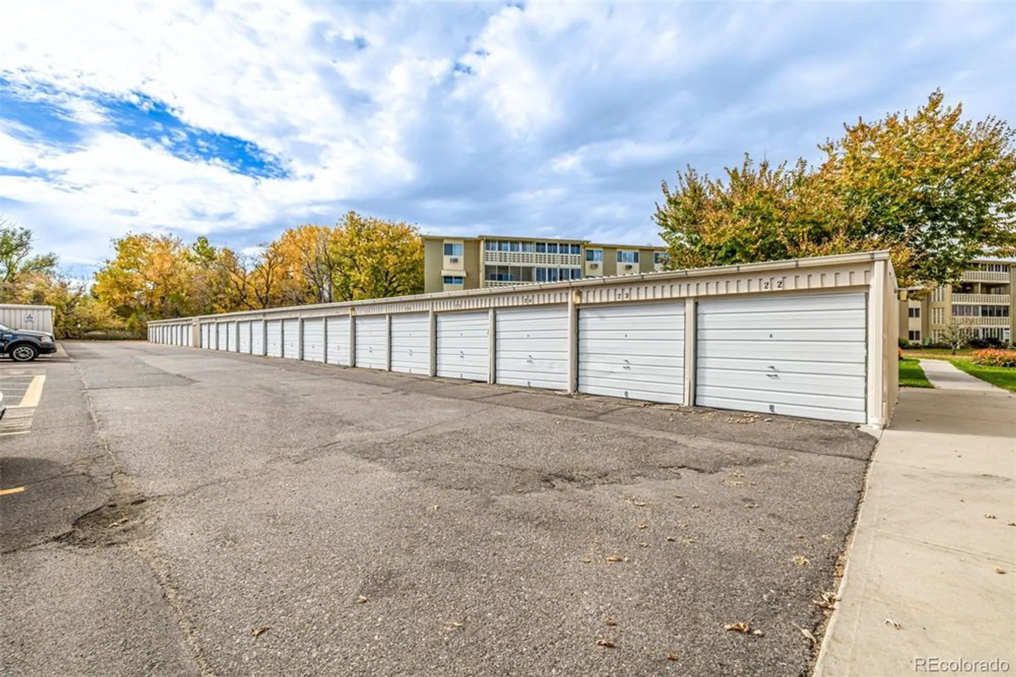Property Slideshow image 8 of 34 | 635 s alton way 2b, Denver, CO, 80247