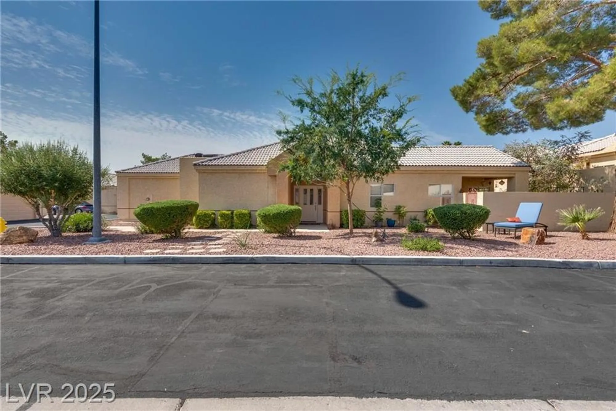 Property Slideshow image 6 of 29 | 421 wonderstone dr, Las Vegas, NV, 89107