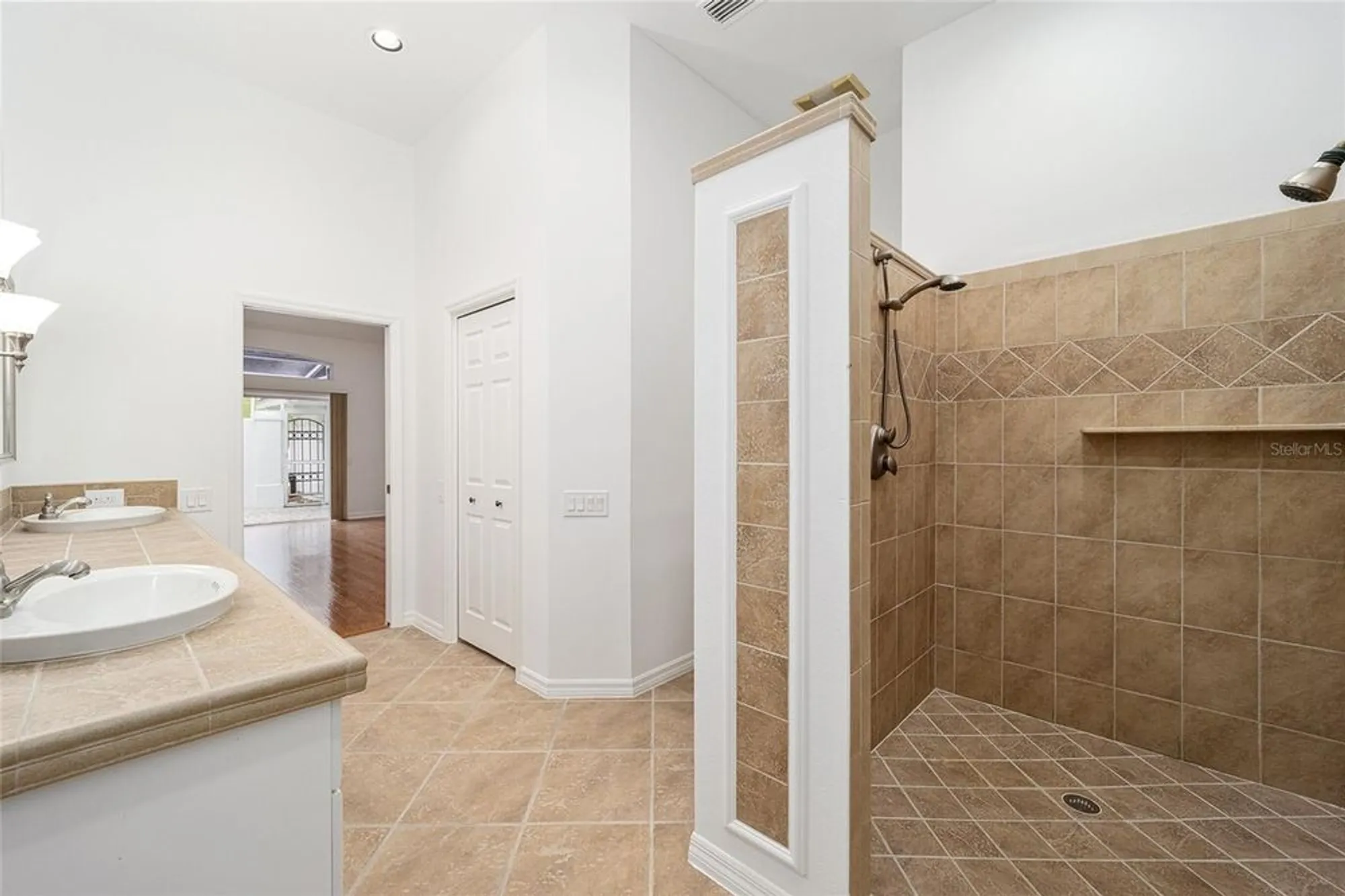 Property Slideshow image 6 of 55 | 6042 topsail rd, Lady Lake, FL, 32159