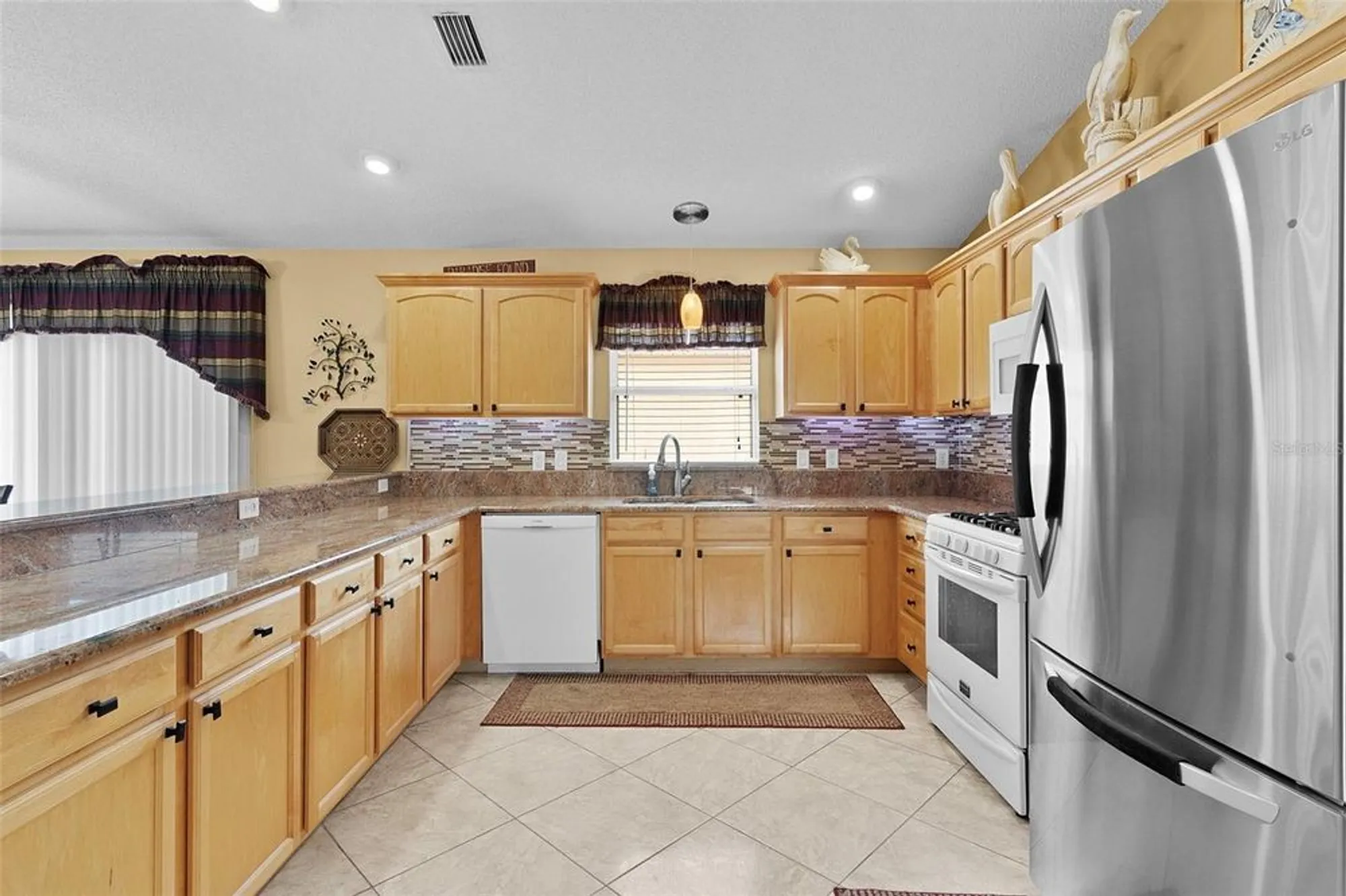 Property Slideshow image 5 of 36 | 1537 barnwell pl, The Villages, FL, 32162