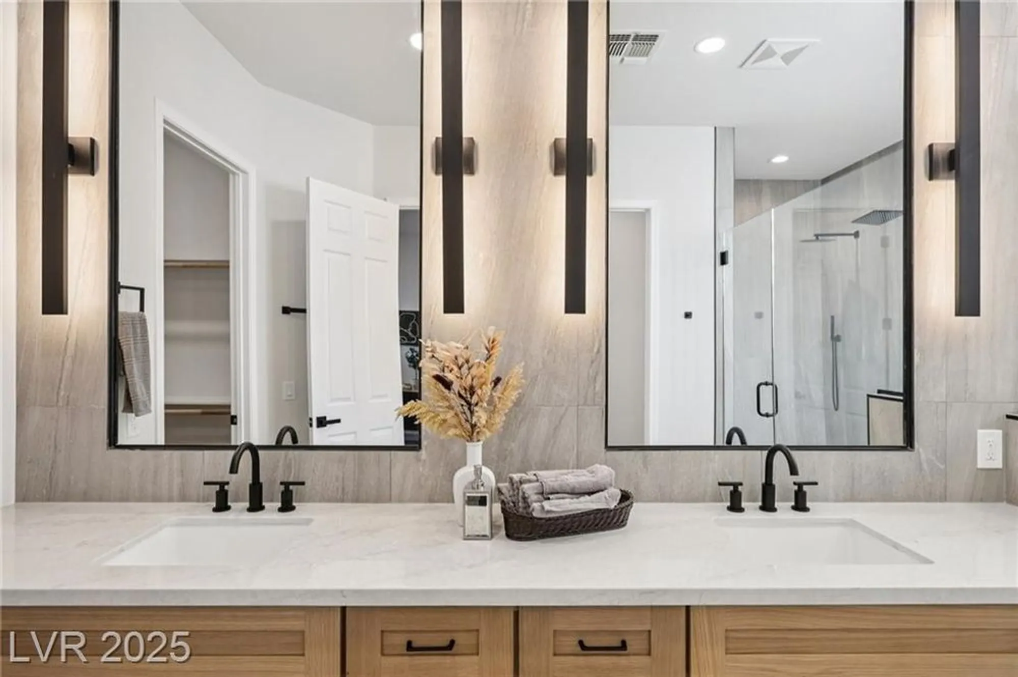 Property Slideshow image 40 of 84 | 2695 olivia heights ave, Henderson, NV, 89052