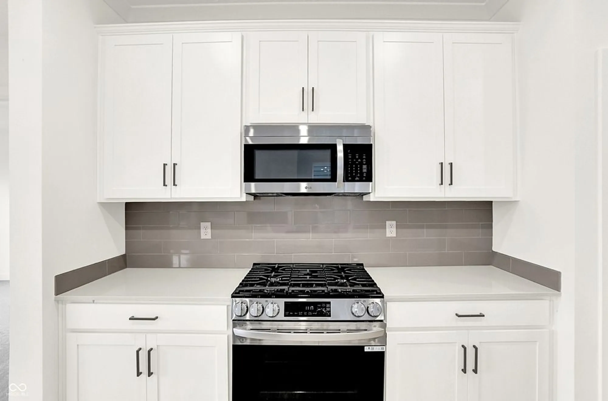 Property Slideshow image 17 of 37 | 5351 nettleton way, Avon, IN, 46123