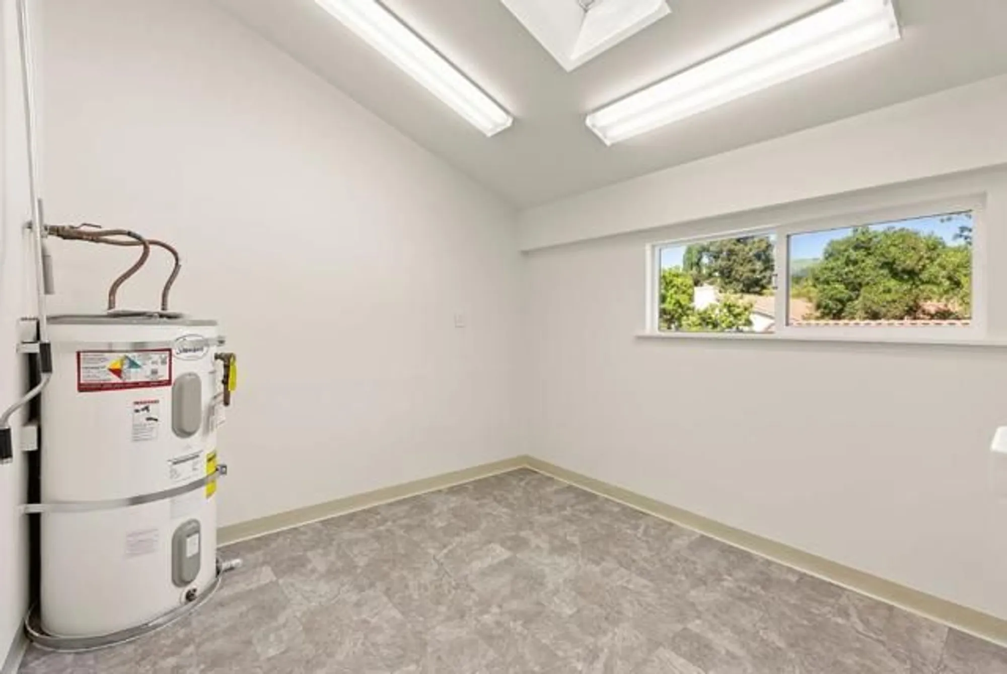 Property Slideshow image 24 of 48 | 8356 charbono ct, San Jose, CA, 95135