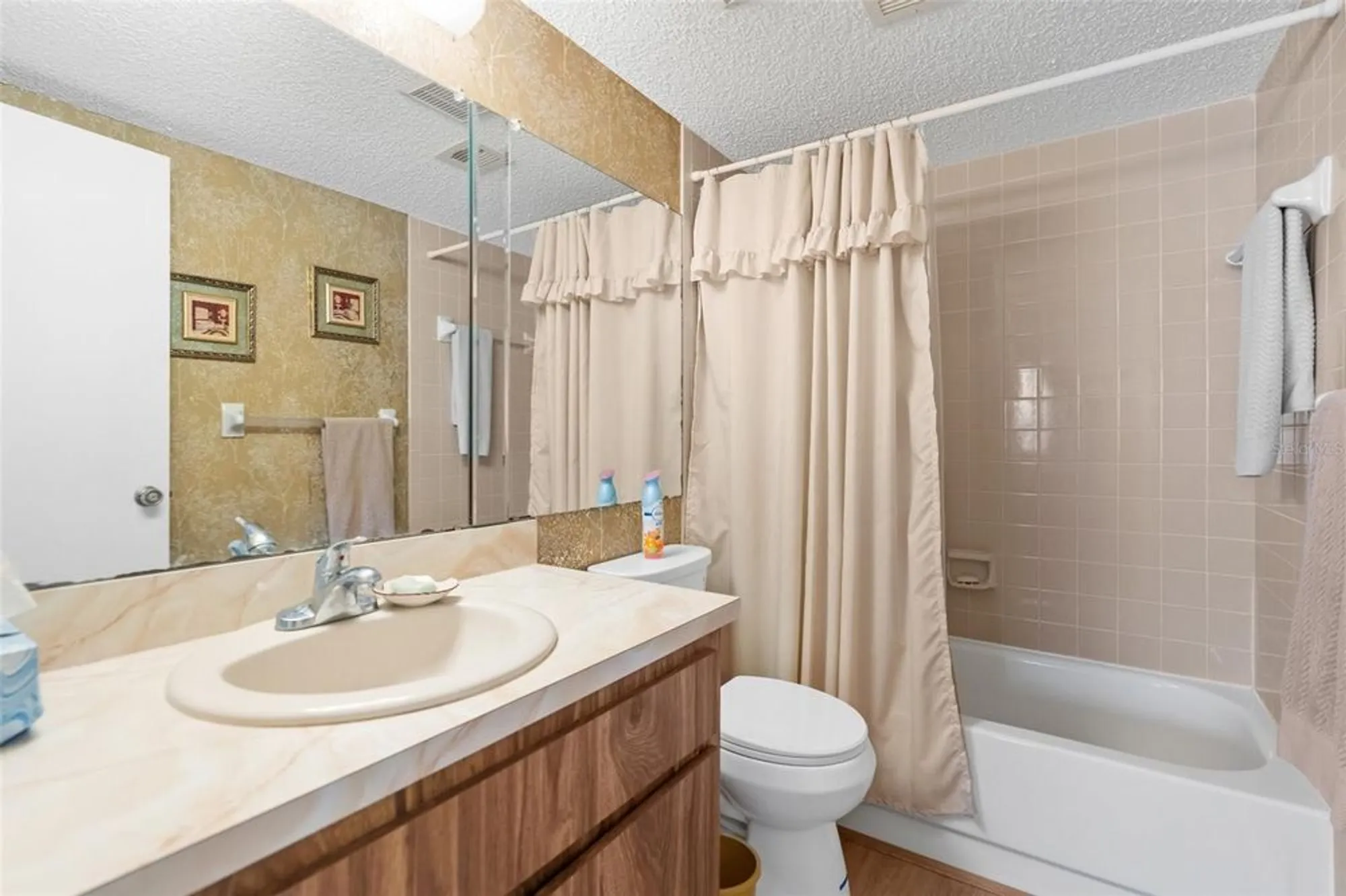 Property Slideshow image 23 of 43 | 4424 pelorus dr, New Port Richey, FL, 34652