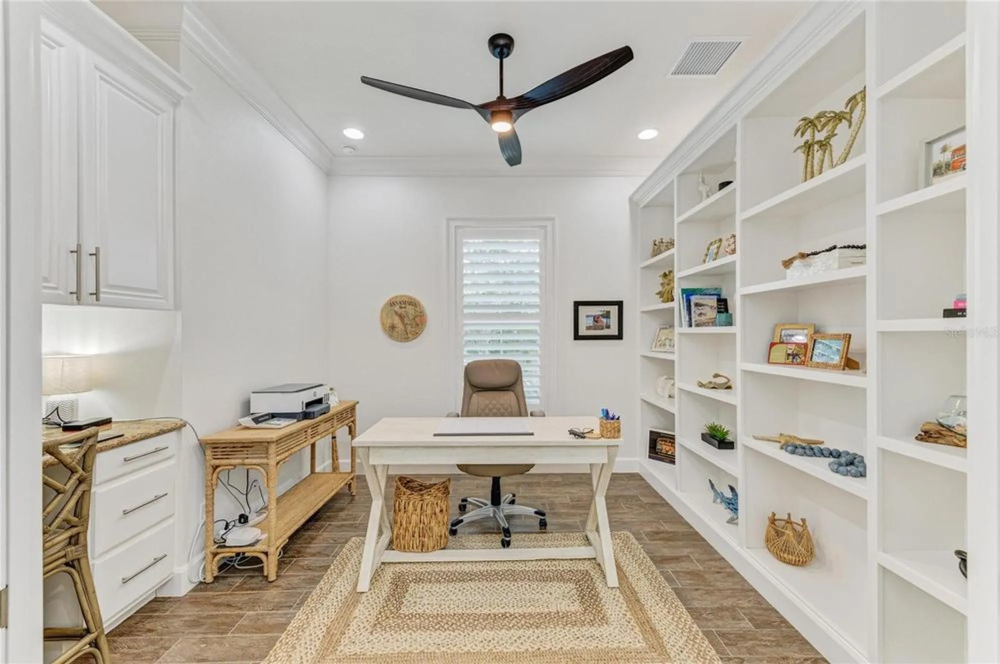 Property Slideshow image 42 of 98 | 334 castaway cay dr 101, Bradenton, FL, 34209