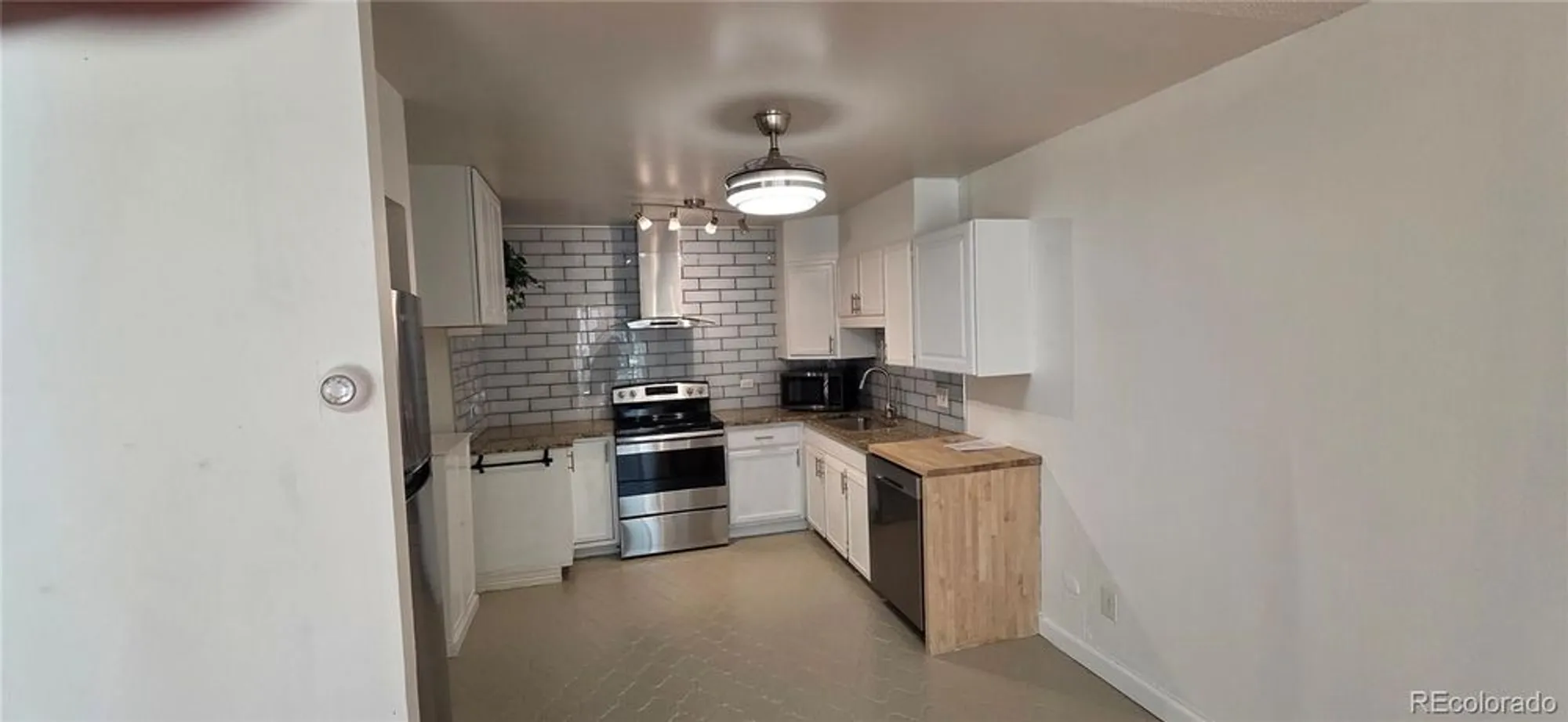 Property Slideshow image 3 of 14 | 705 s alton way unit 6b, Denver, CO, 80247