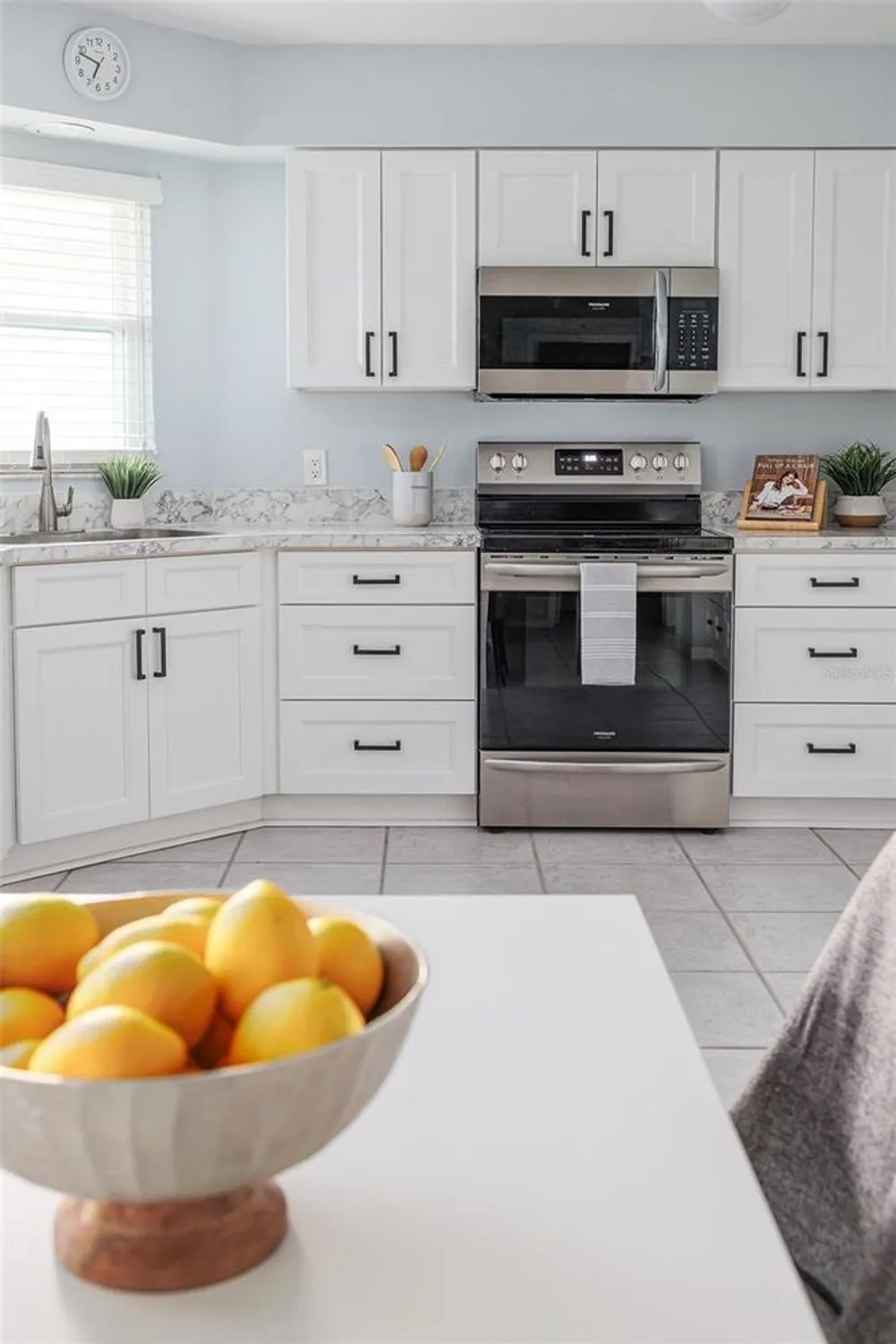 Property Slideshow image 11 of 39 | 4850 squire hollow dr, Lakeland, FL, 33811