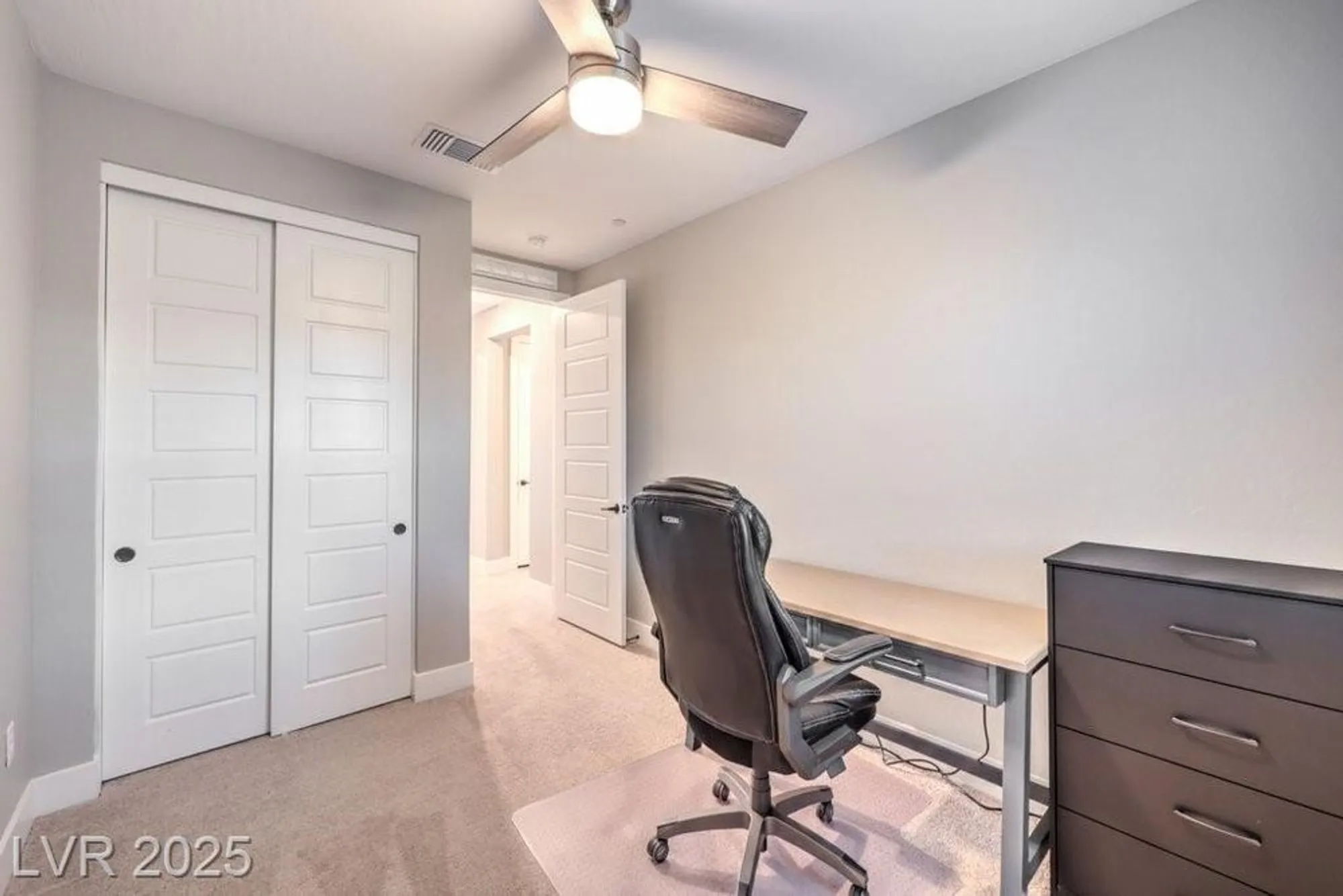 Property Slideshow image 25 of 48 | 70 lake bluff ct, Henderson, NV, 89011