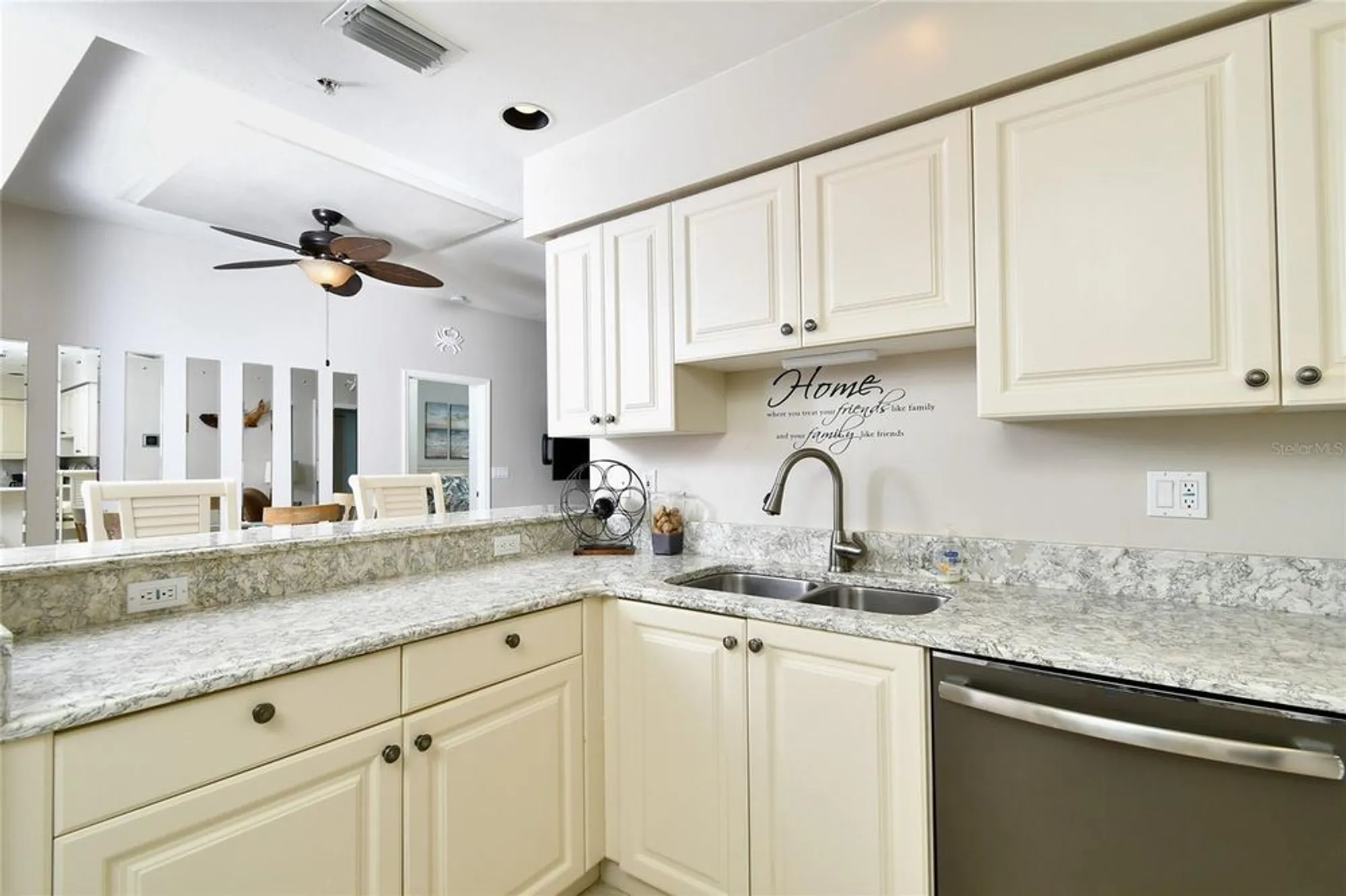 Property Slideshow image 9 of 37 | 2060 matecumbe key rd 2102, Punta Gorda, FL, 33955