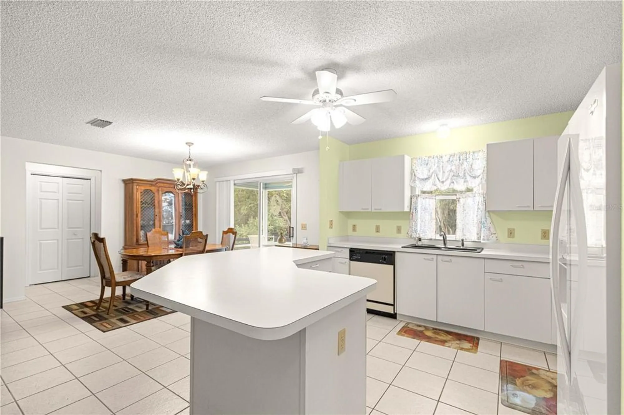 Property Slideshow image 19 of 44 | 334 juarez way, The Villages, FL, 32159