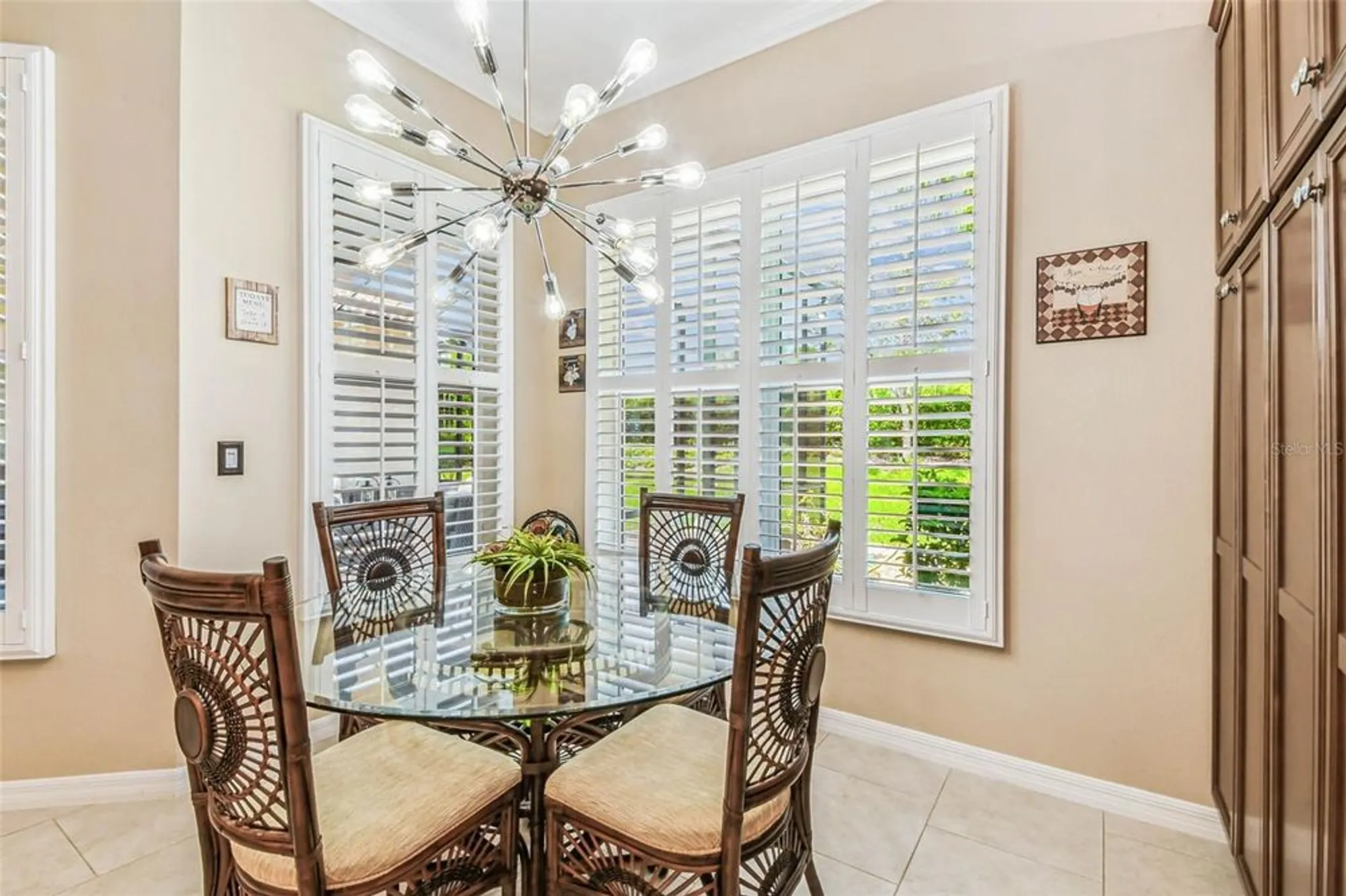 Property Slideshow image 21 of 53 | 16301 garnet glen pl, Wimauma, FL, 33598