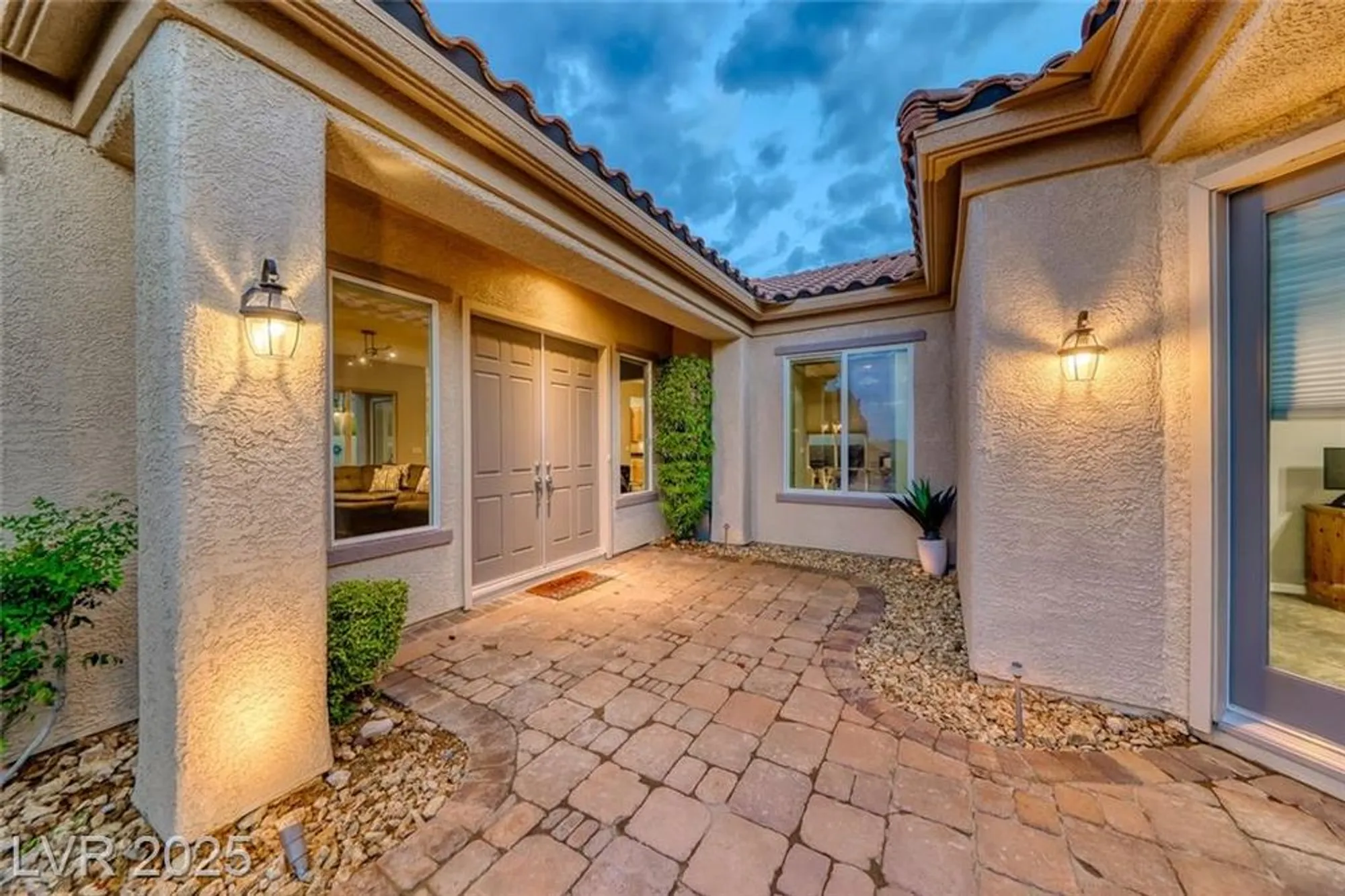 Property Slideshow image 9 of 67 | 2142 sandstone cliffs dr, Henderson, NV, 89044