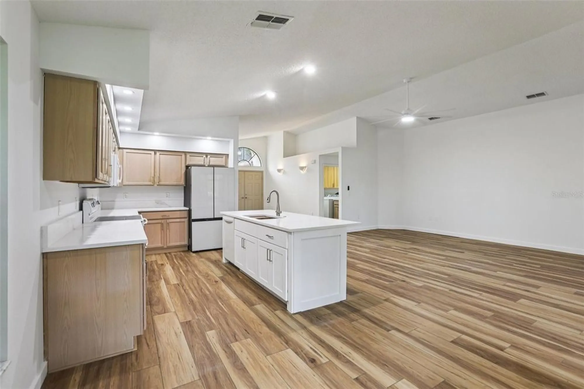 Property Slideshow image 10 of 32 | 533 bent oak ct, Spring Hill, FL, 34609