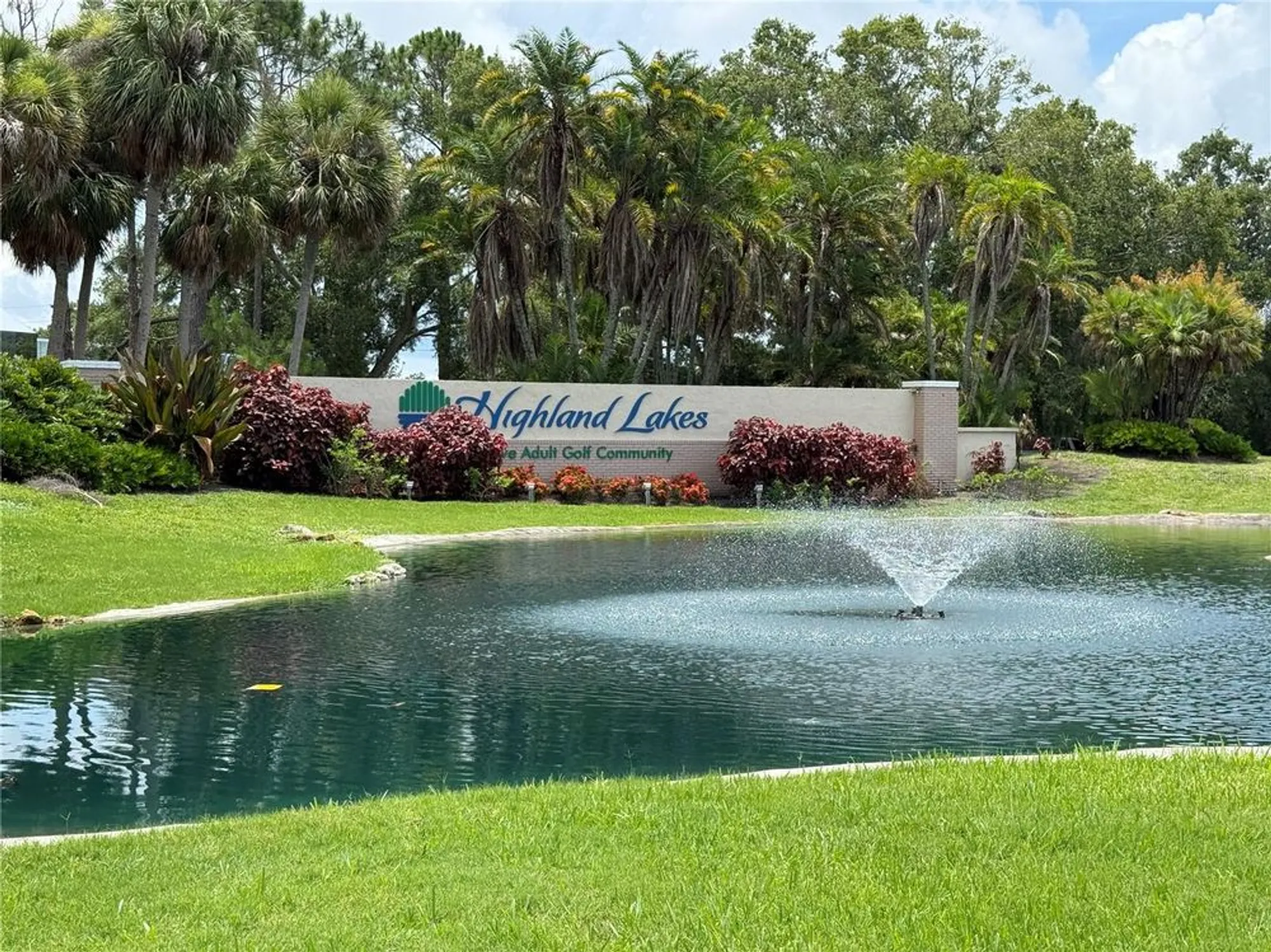 Property Slideshow image 3 of 51 | 2722 sherbrooke ln d, Palm Harbor, FL, 34684