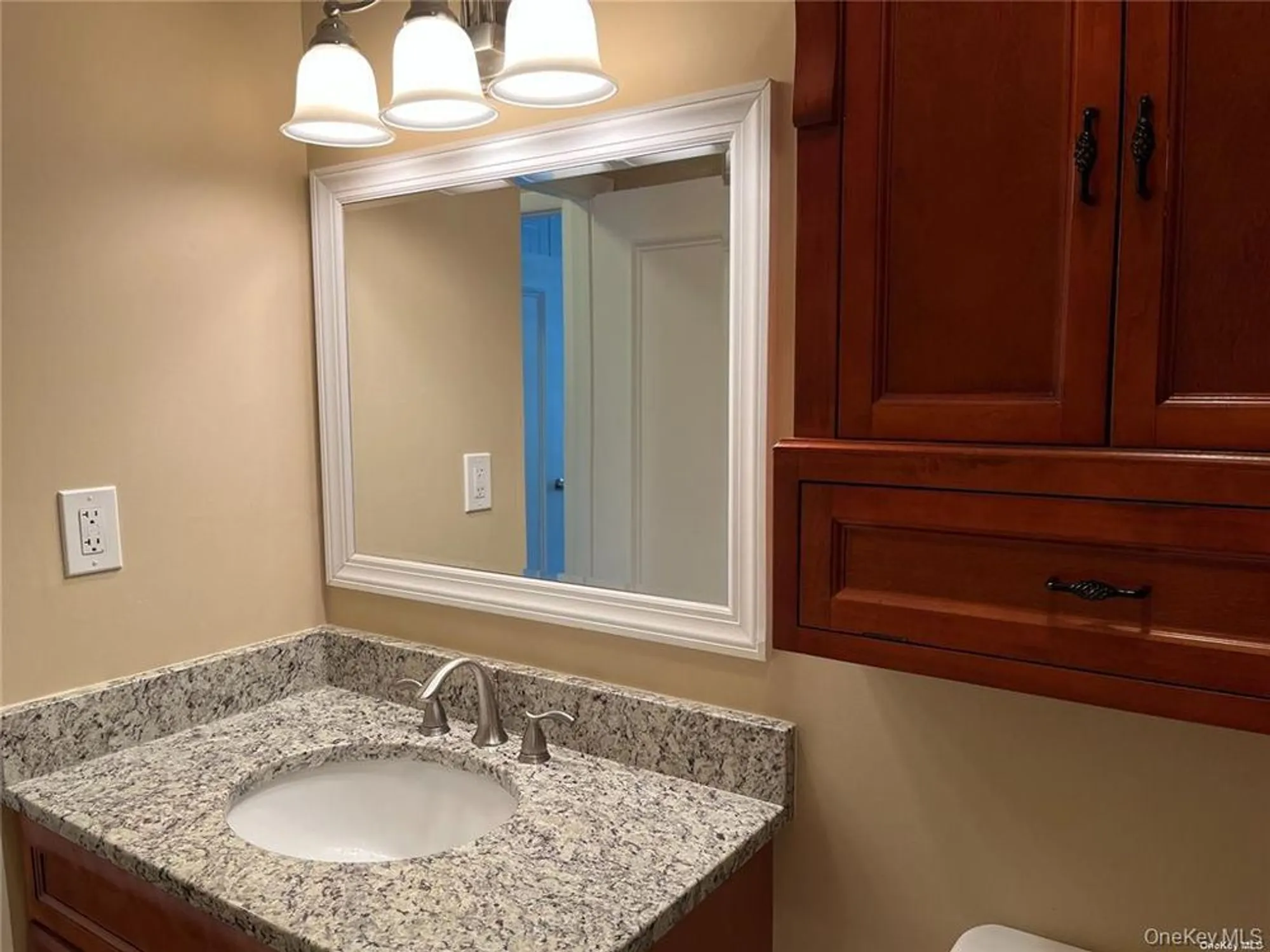 Property Slideshow image 13 of 21 | 424 woodbridge dr d, Ridge, NY, 11961