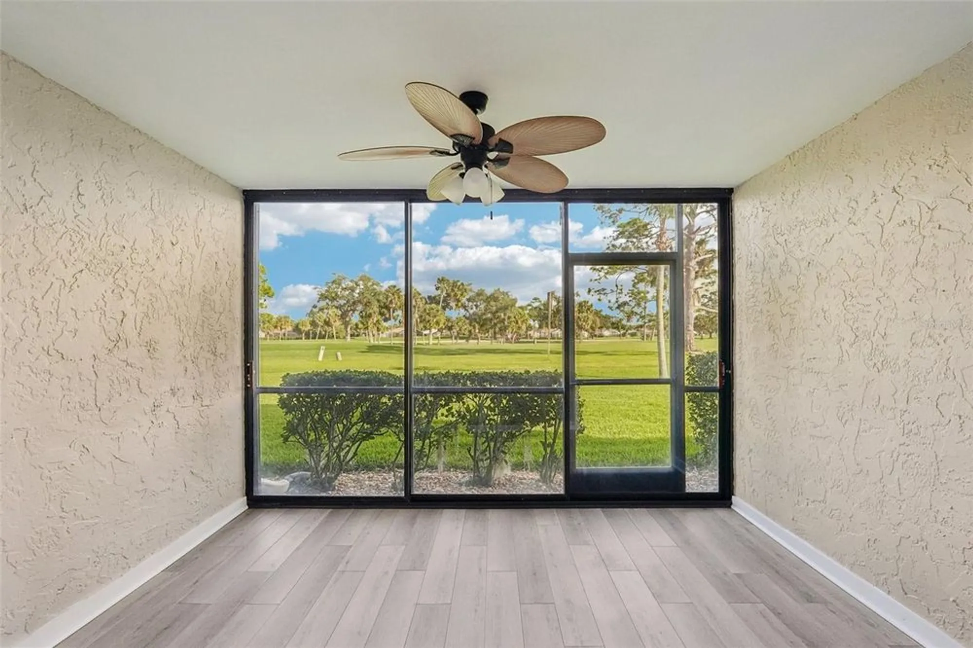 Property Slideshow image 21 of 47 | 5755 avista dr # 5755, Sarasota, FL, 34243