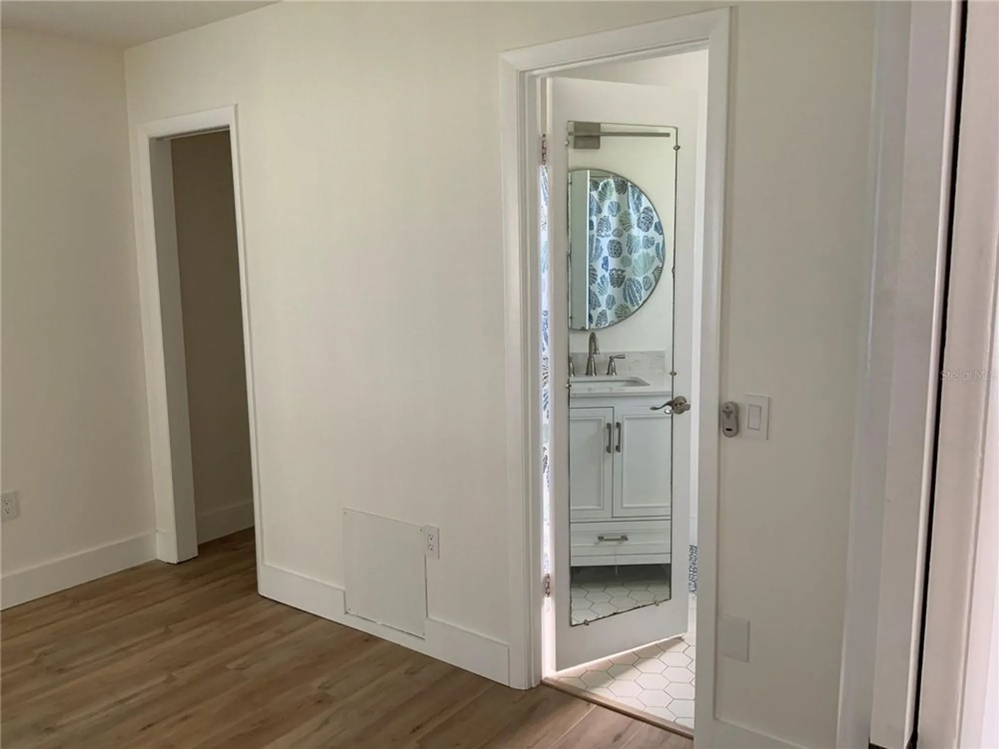 Property Slideshow image 17 of 20 | 2617 riverbluff pkwy # v151, Sarasota, FL, 34231