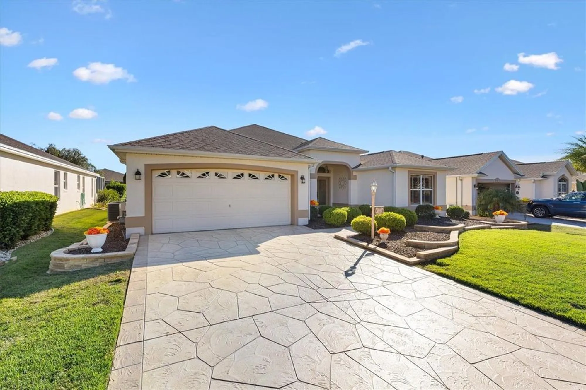 Property Slideshow image 2 of 37 | 552 society hill cir, The Villages, FL, 32162