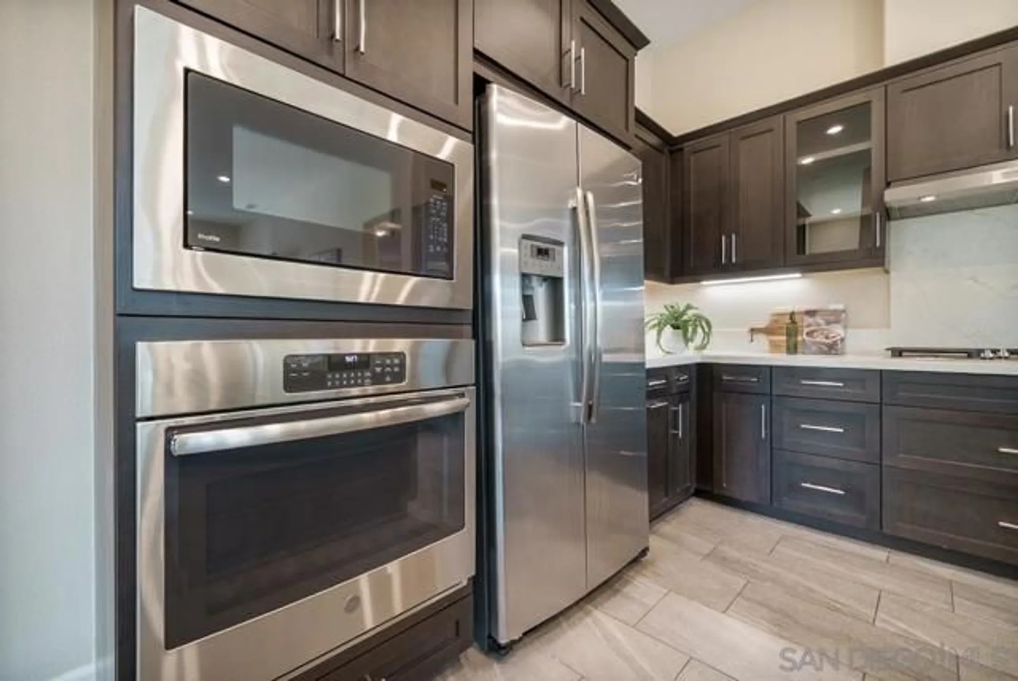 Property Slideshow image 13 of 59 | 16750 coyote bush dr 19, San Diego, CA, 92127