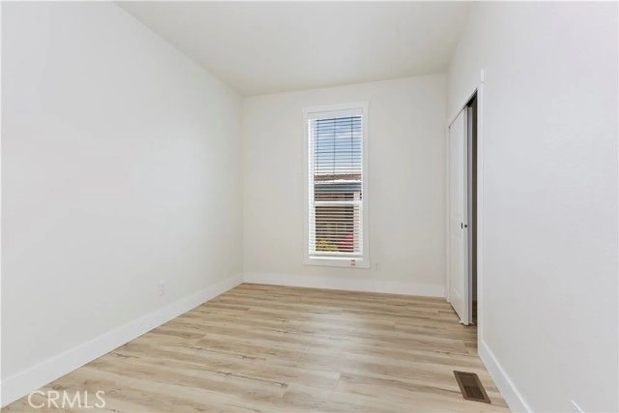 Property Slideshow image 25 of 38 | 991 norwich way, Corona, CA, 92882