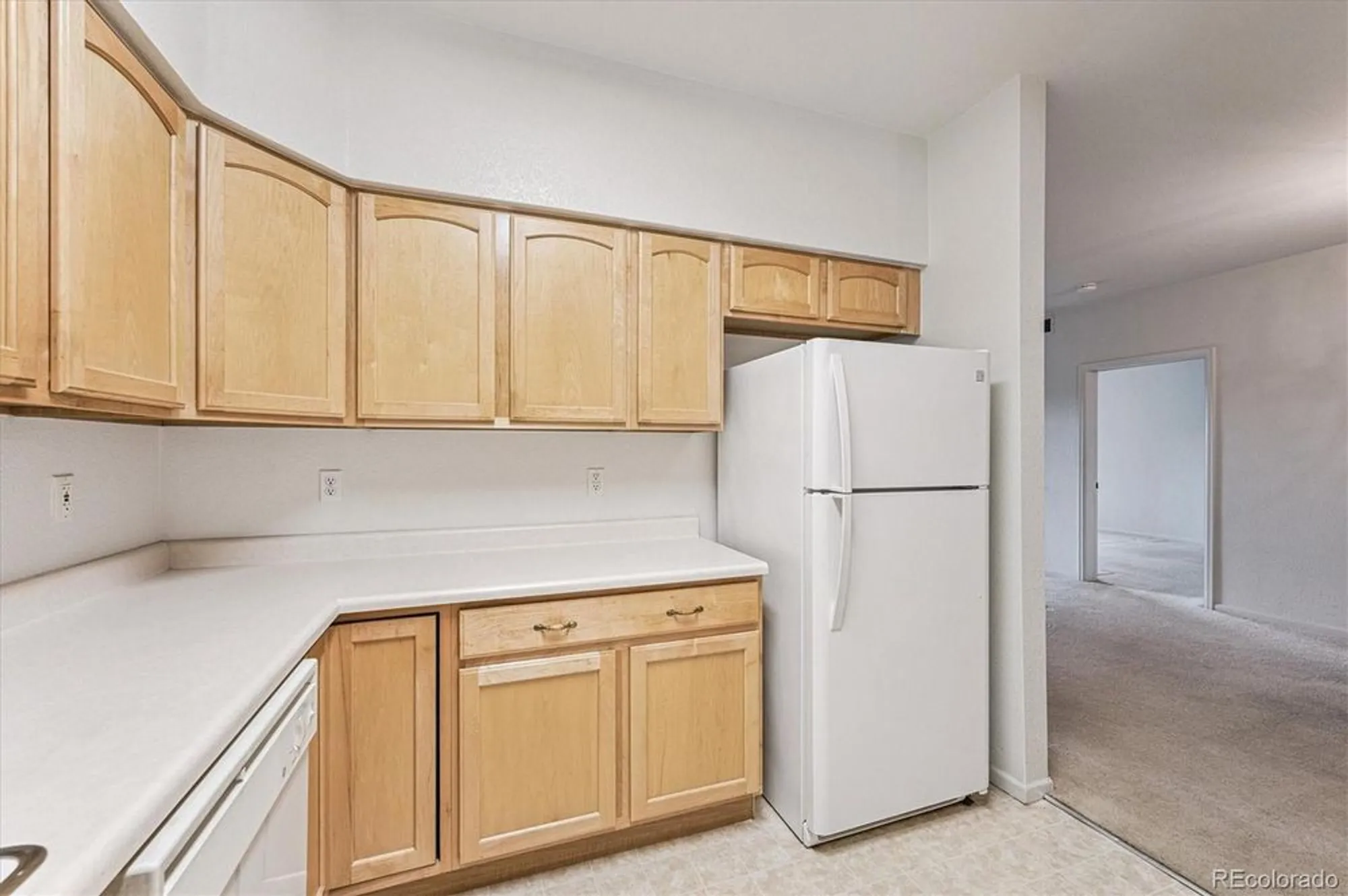 Property Slideshow image 9 of 39 | 2896 w riverwalk cir a304, Littleton, CO, 80123