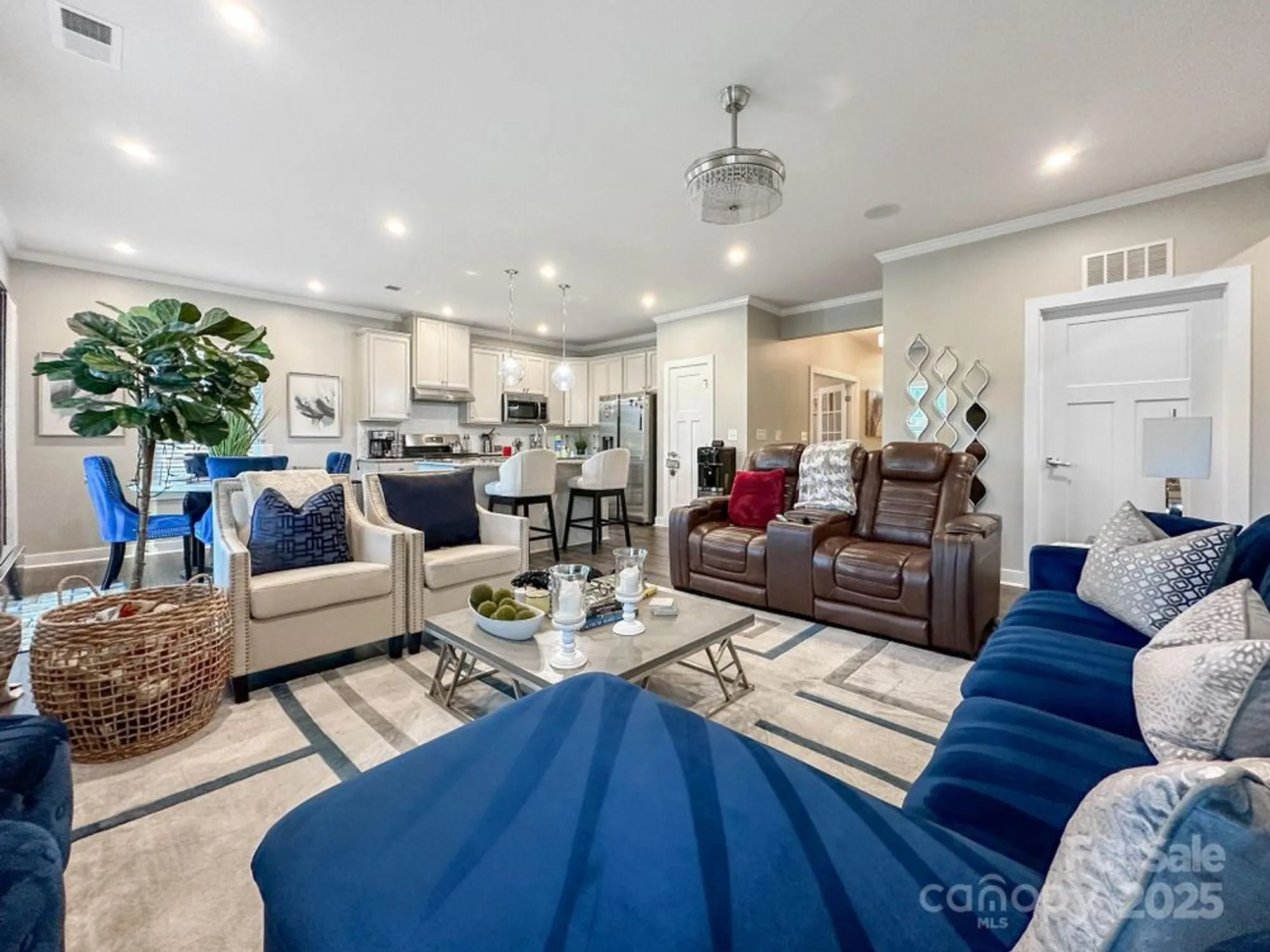 Property Slideshow image 16 of 23 | 10253 black locust ln, Charlotte, NC, 28215