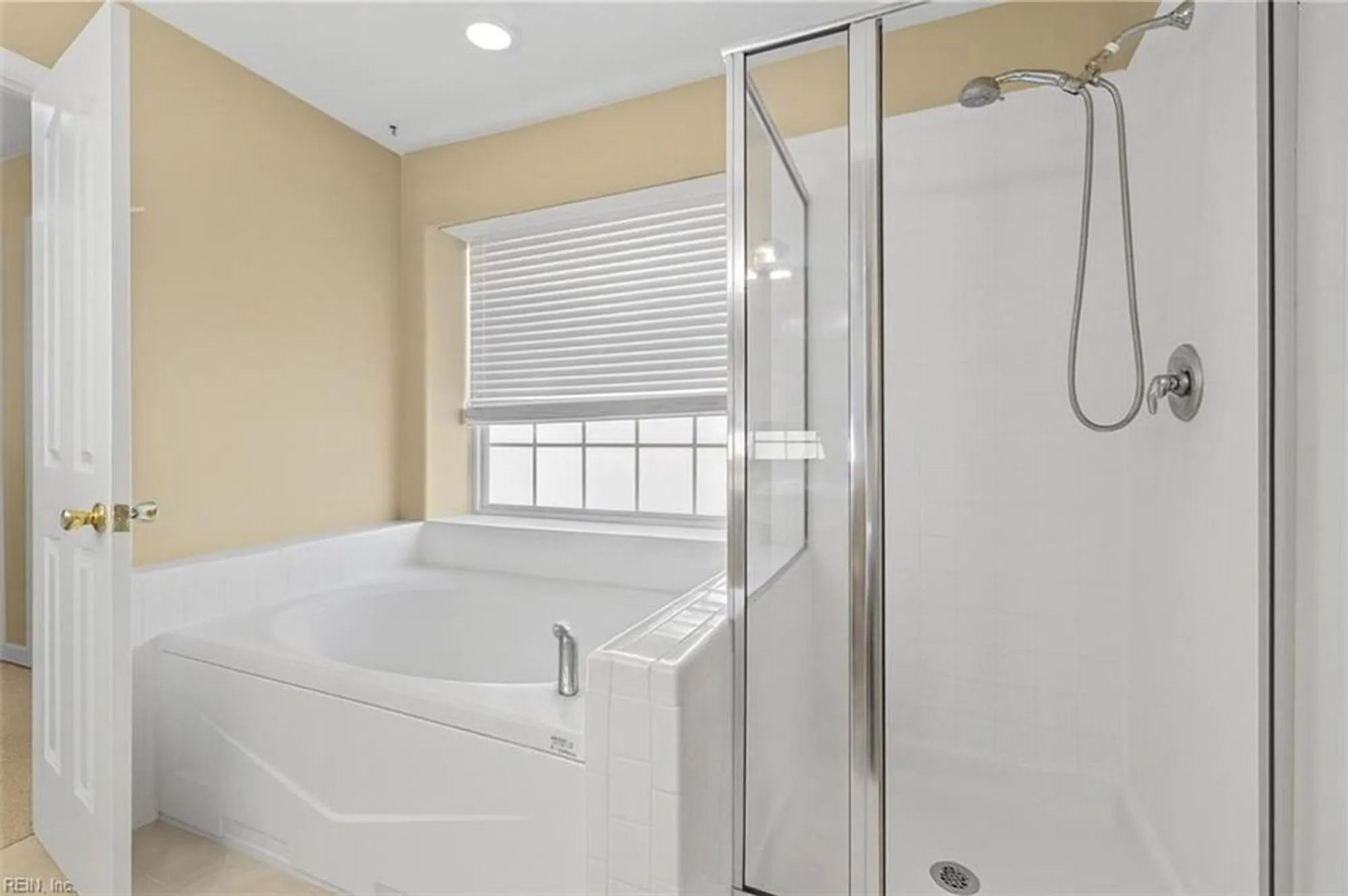 Property Slideshow image 12 of 14 | 817 nicholson ct, Chesapeake, VA, 23320