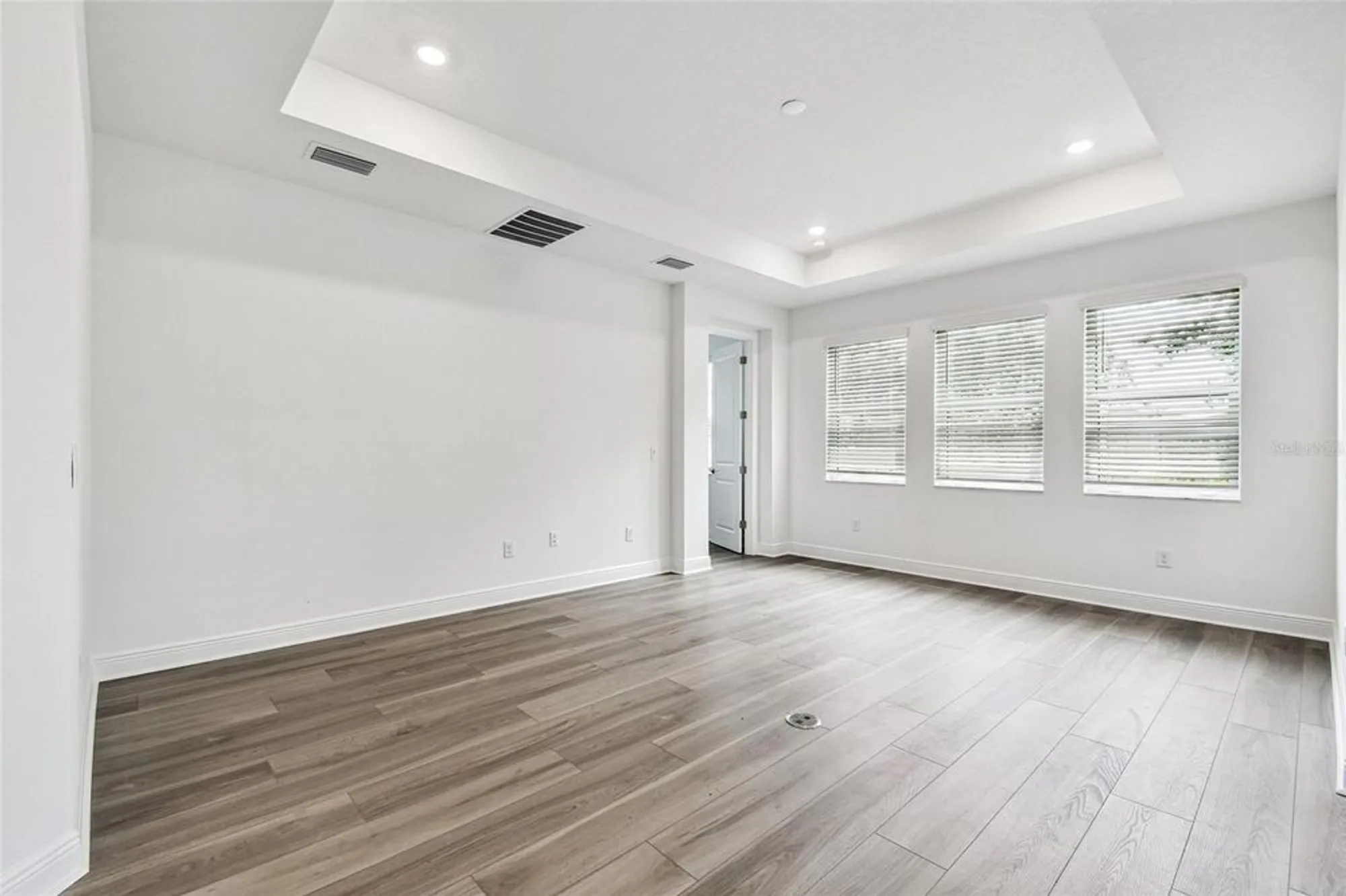 Property Slideshow image 11 of 28 | 17236 savory mist cir, Lakewood Ranch, FL, 34211