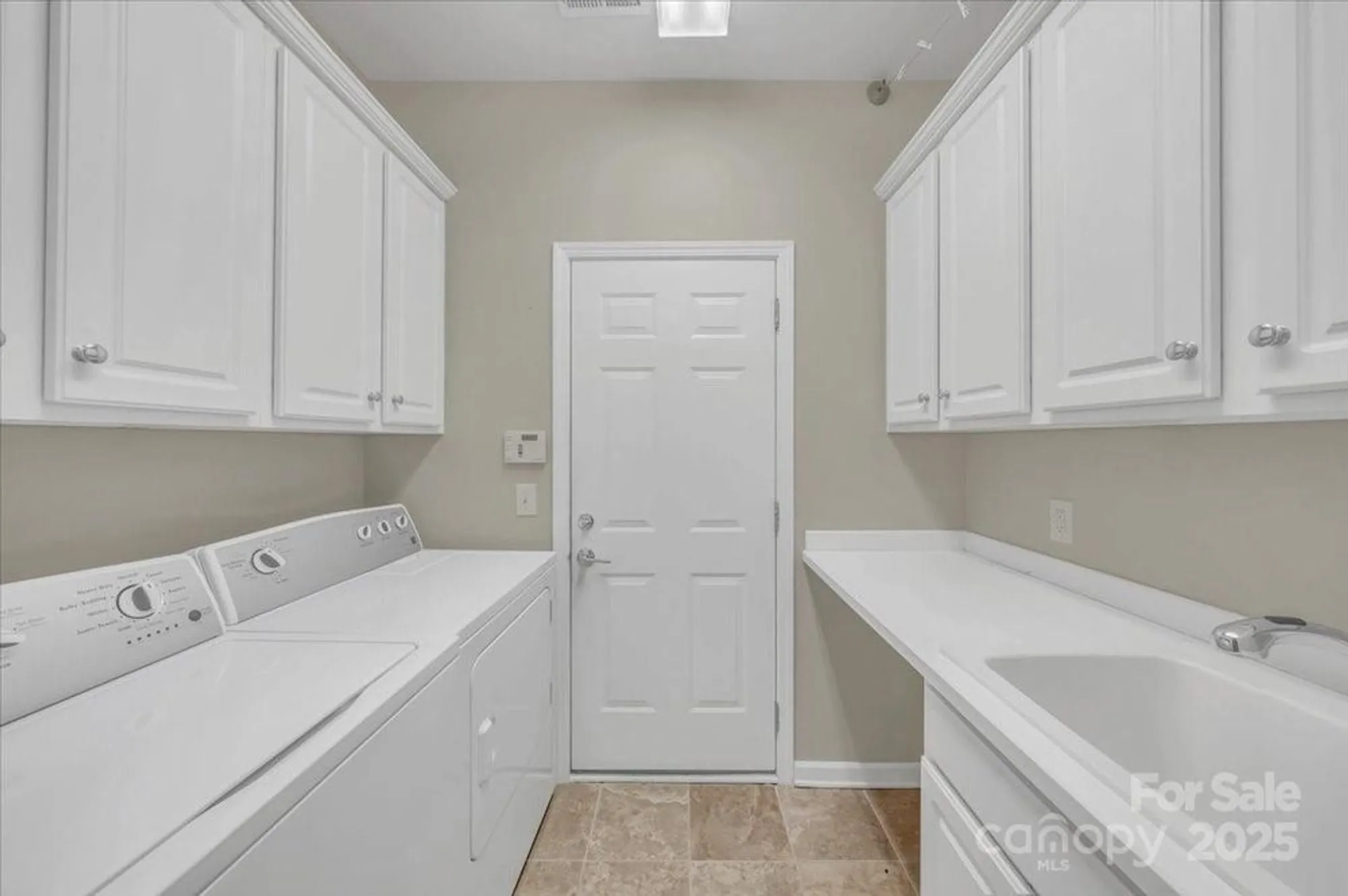 Property Slideshow image 33 of 45 | 51225 daffodil ct, Fort Mill, SC, 29707