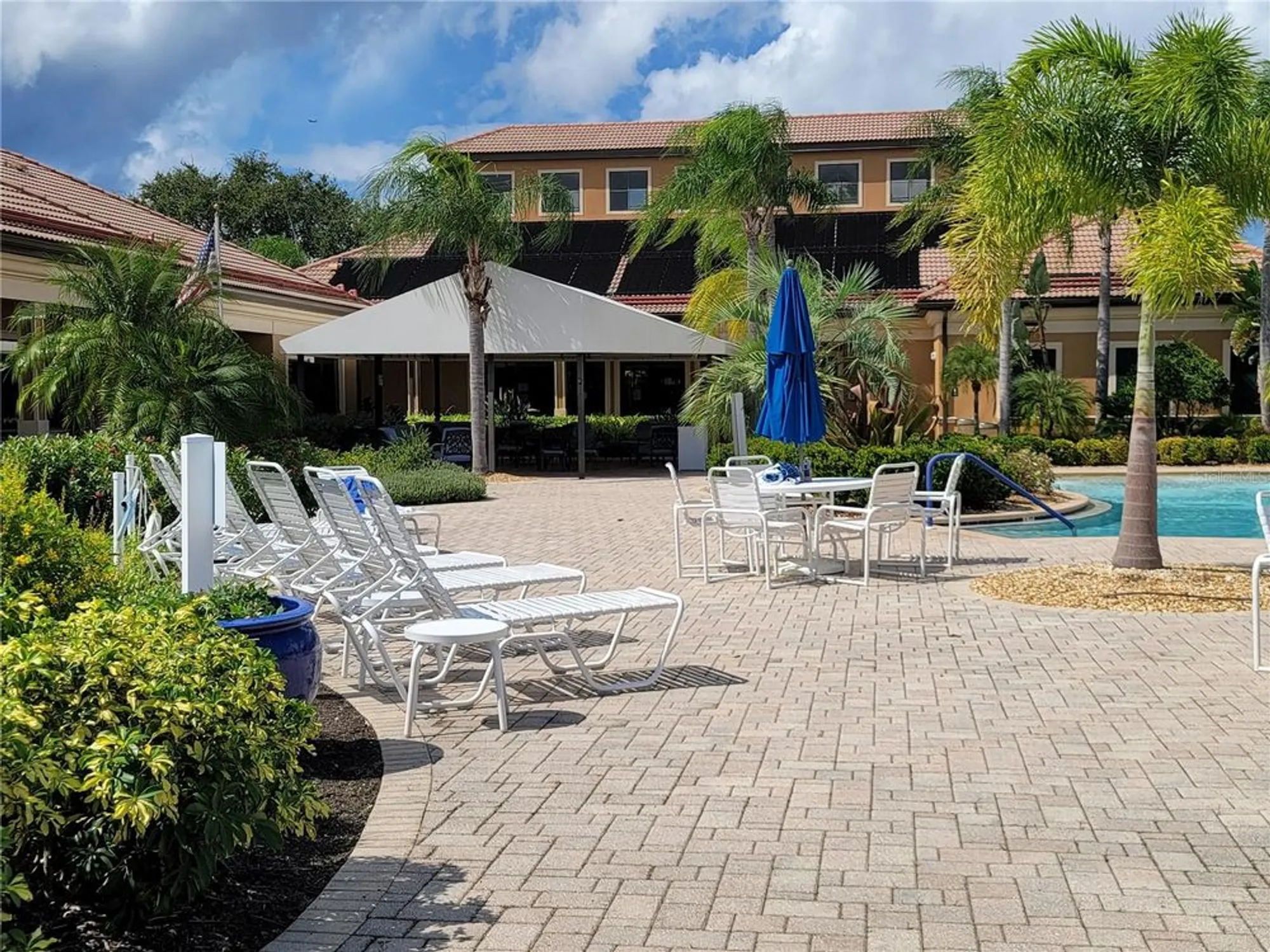 Property Slideshow image 59 of 100 | 303 bluewater falls ct, Apollo Beach, FL, 33572