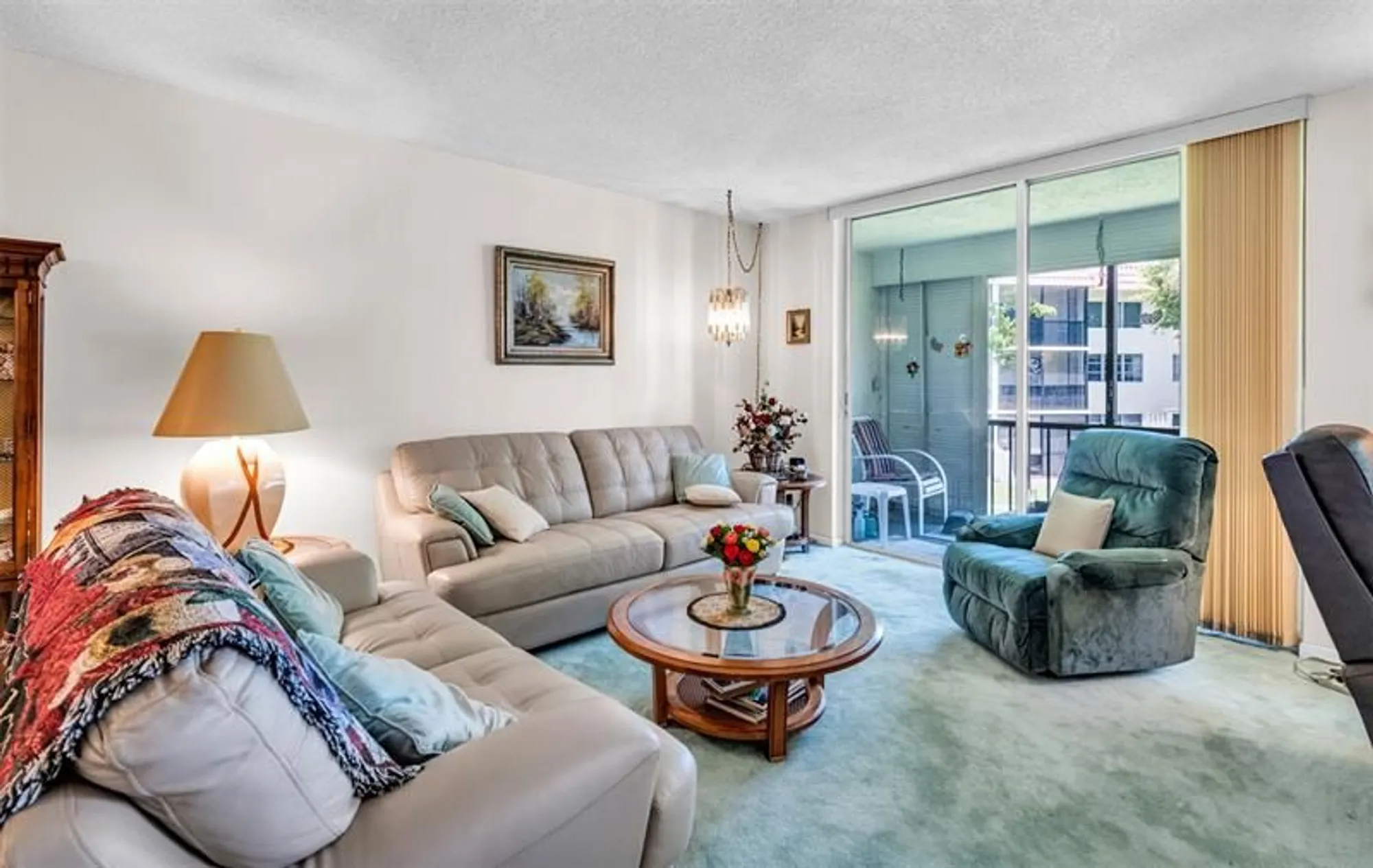 Property Slideshow image 11 of 51 | 9511 n hollybrook lake dr 207, Pembroke Pines, FL, 33025