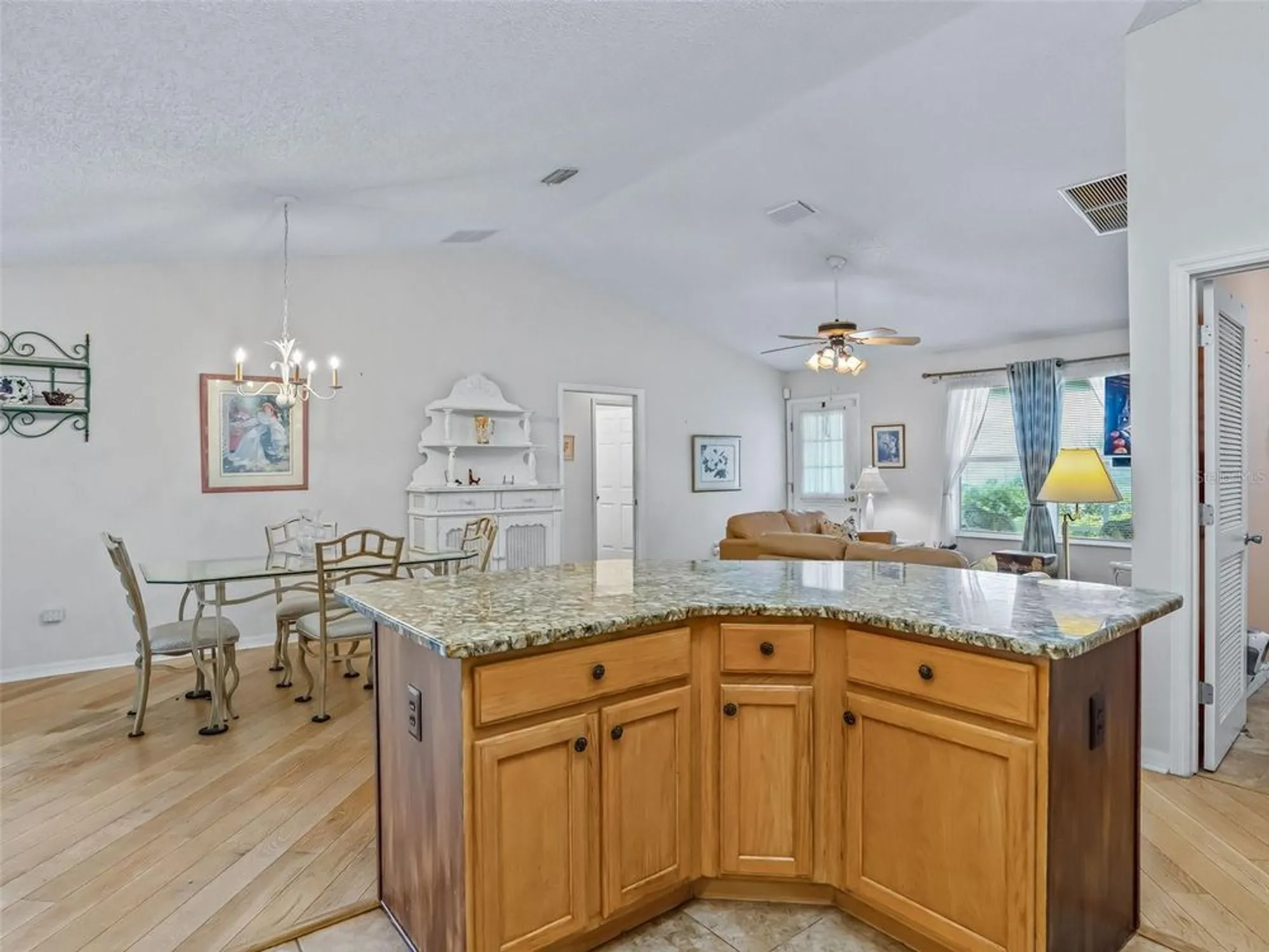 Property Slideshow image 12 of 31 | 9671 se 168th maplesong ln, The Villages, FL, 32162