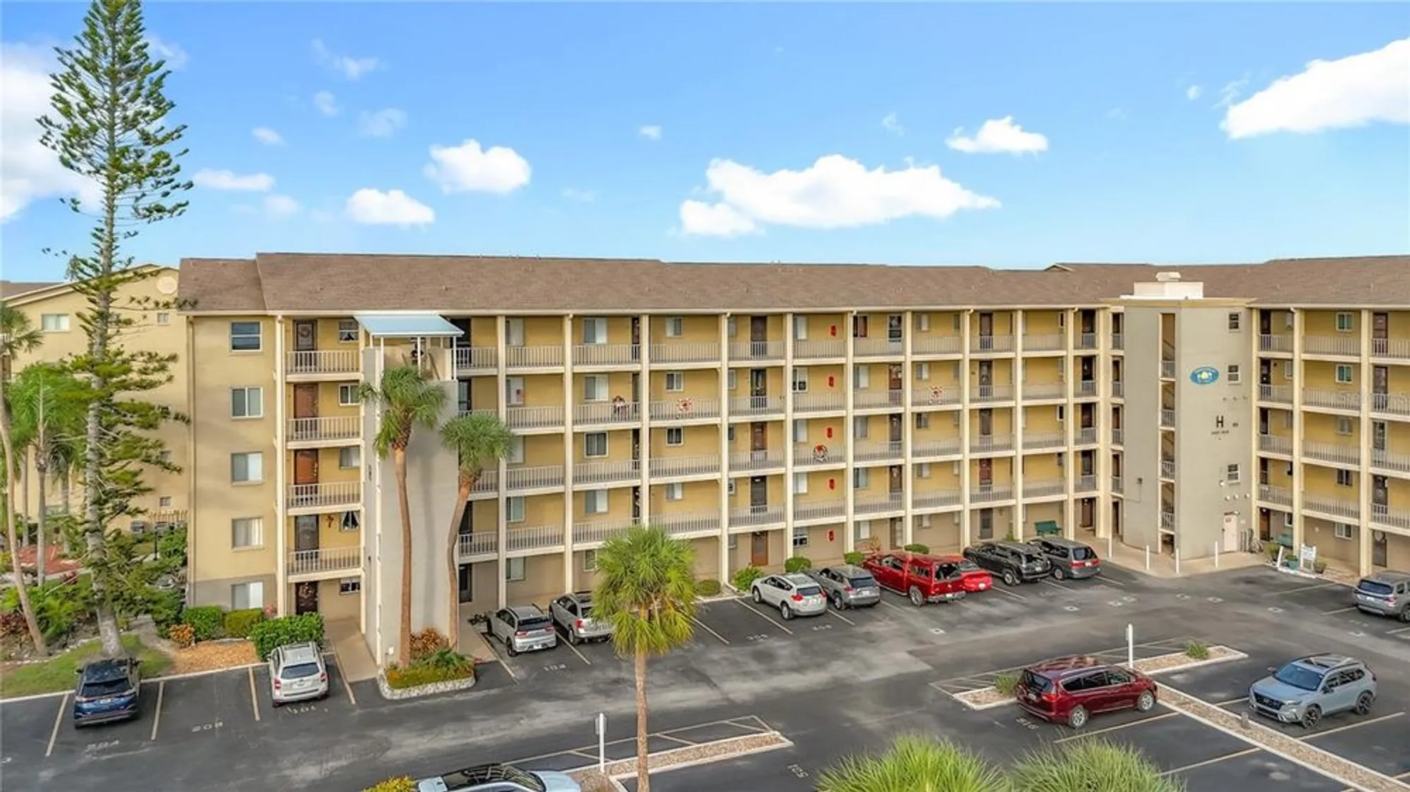 Property Slideshow image 48 of 51 | 3783 lake bayshore dr # h404, Bradenton, FL, 34205