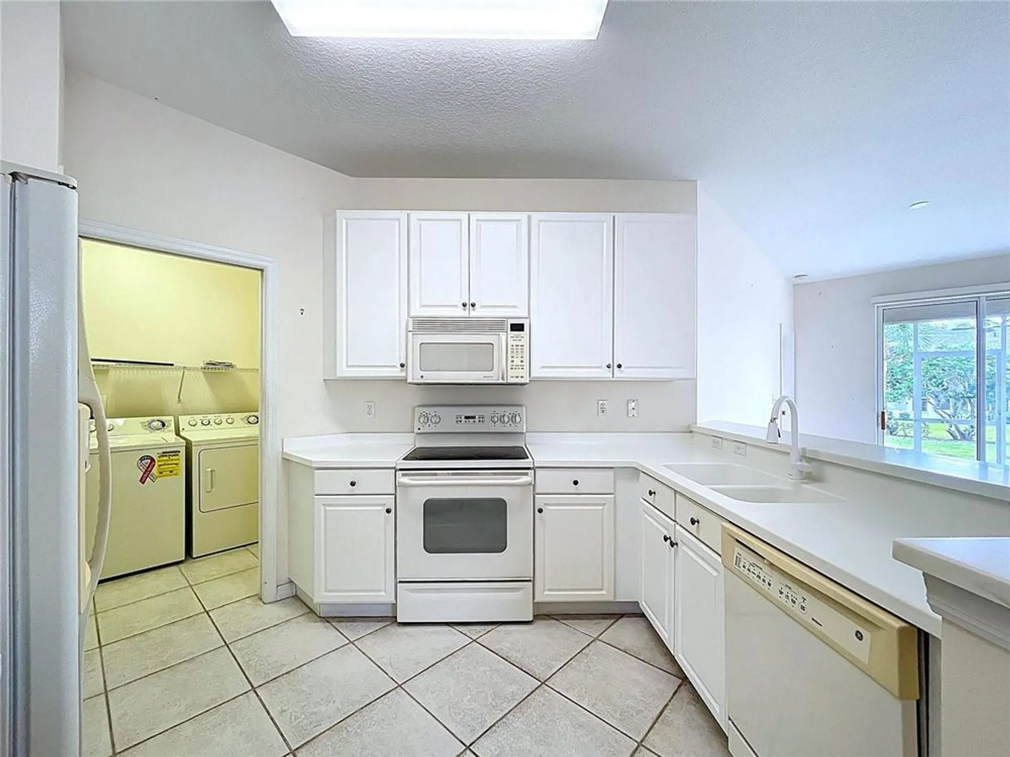 Property Slideshow image 23 of 92 | 2046 inverness greens dr # 2046, Sun City Center, FL, 33573