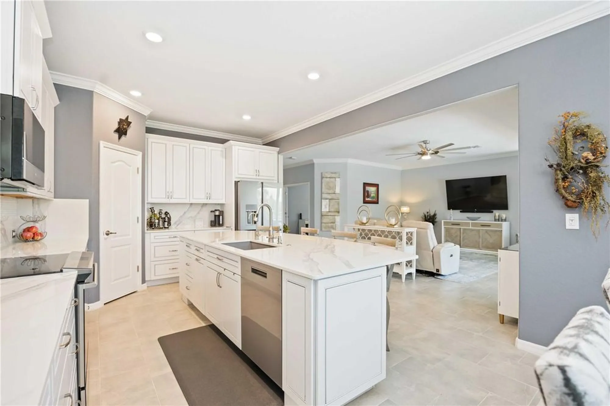 Property Slideshow image 17 of 38 | 24036 spartina dr, Venice, FL, 34293