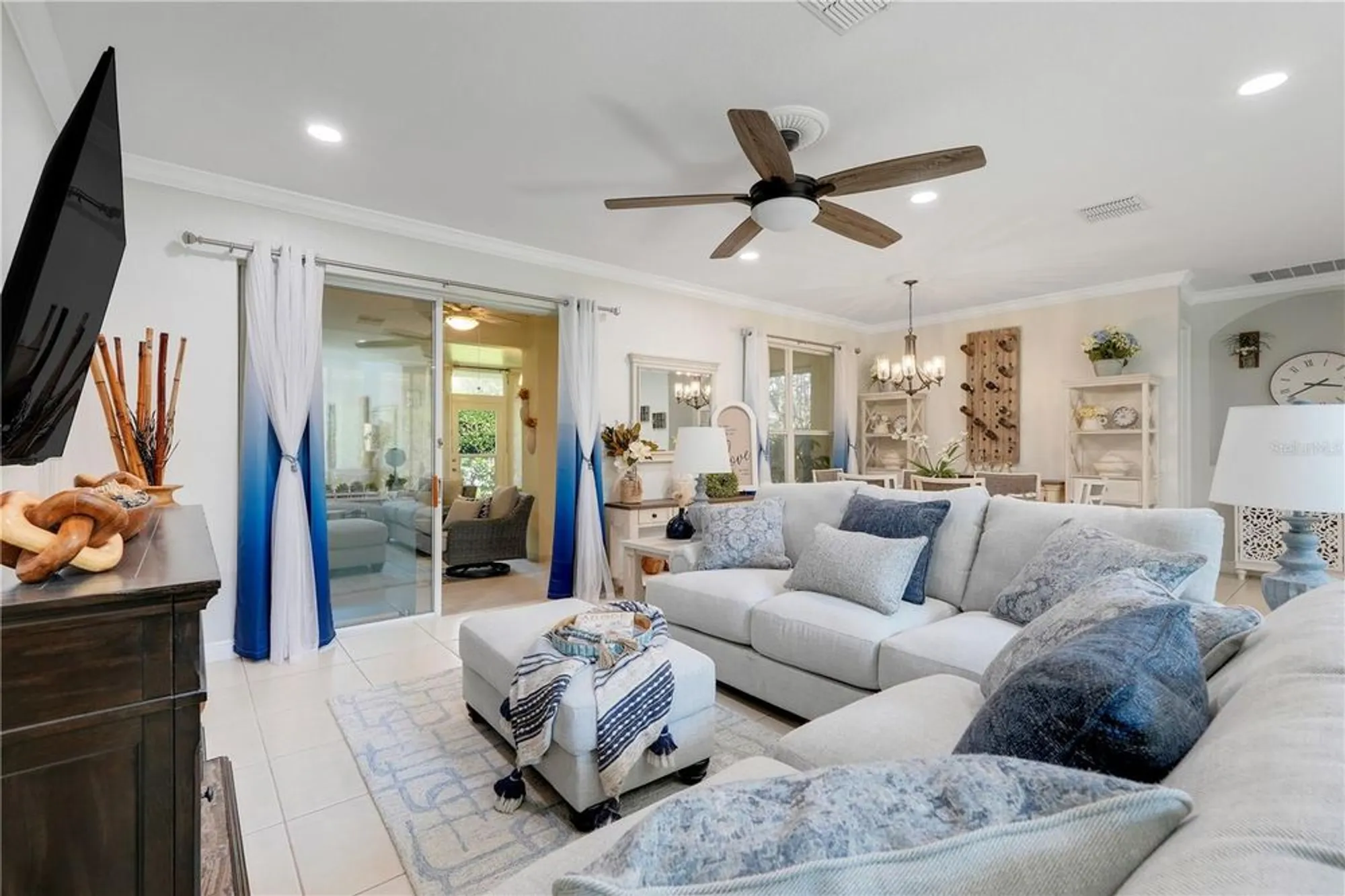 Property Slideshow image 12 of 47 | 217 lake cassidy dr, Kissimmee, FL, 34759