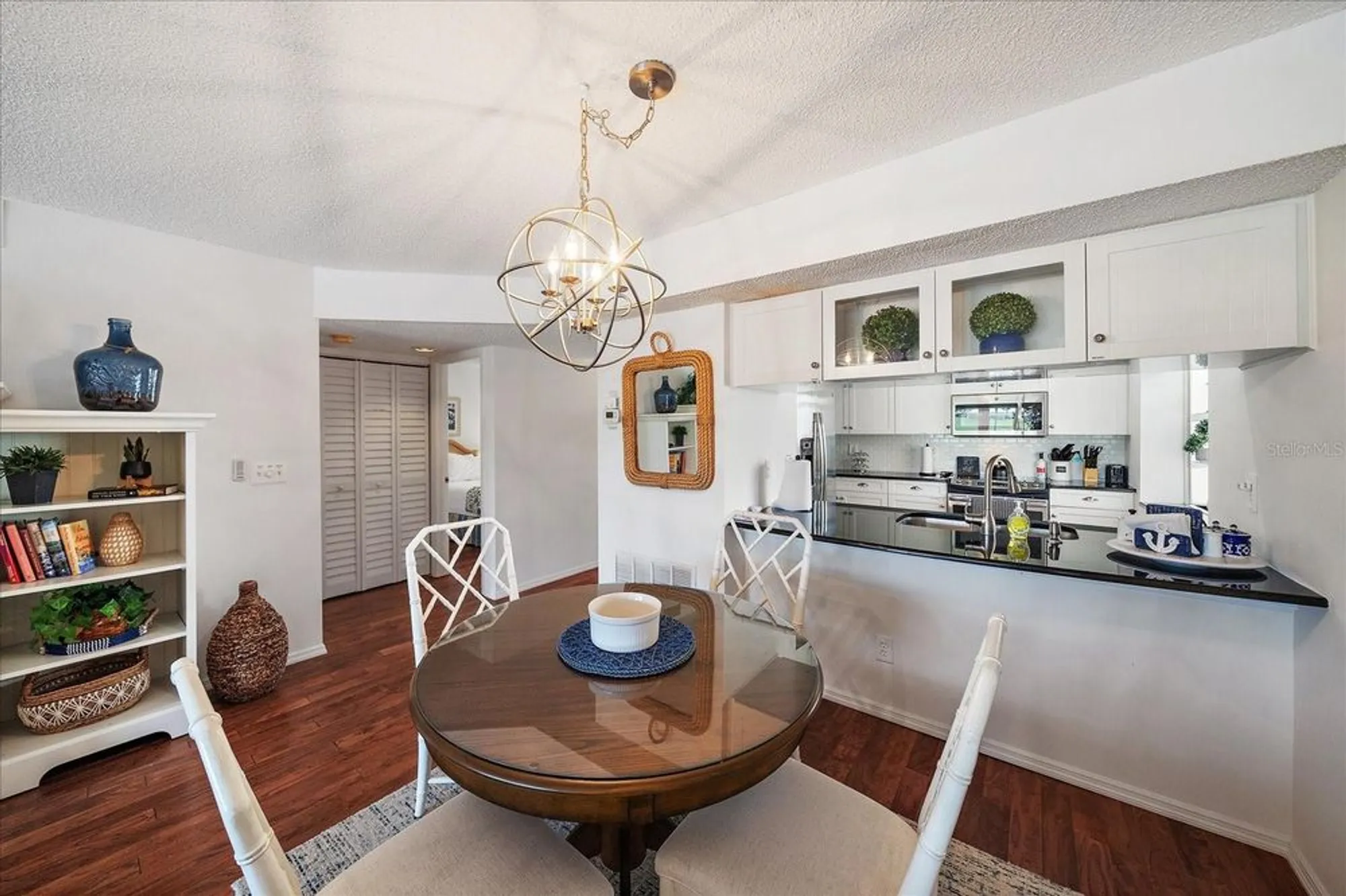 Property Slideshow image 11 of 76 | 425 cerromar ter 359, Venice, FL, 34293