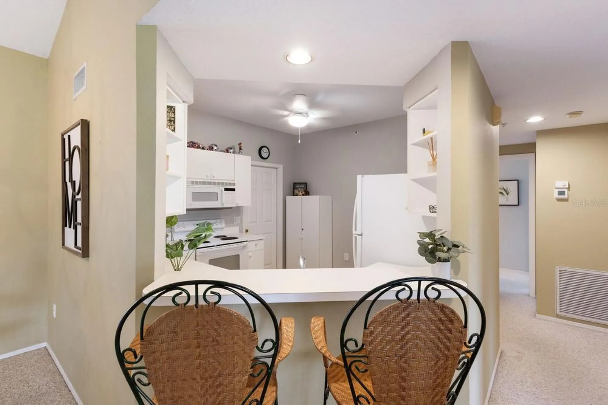 Property Slideshow image 9 of 30 | 6315 green oak cir # 13a, Bradenton, FL, 34203