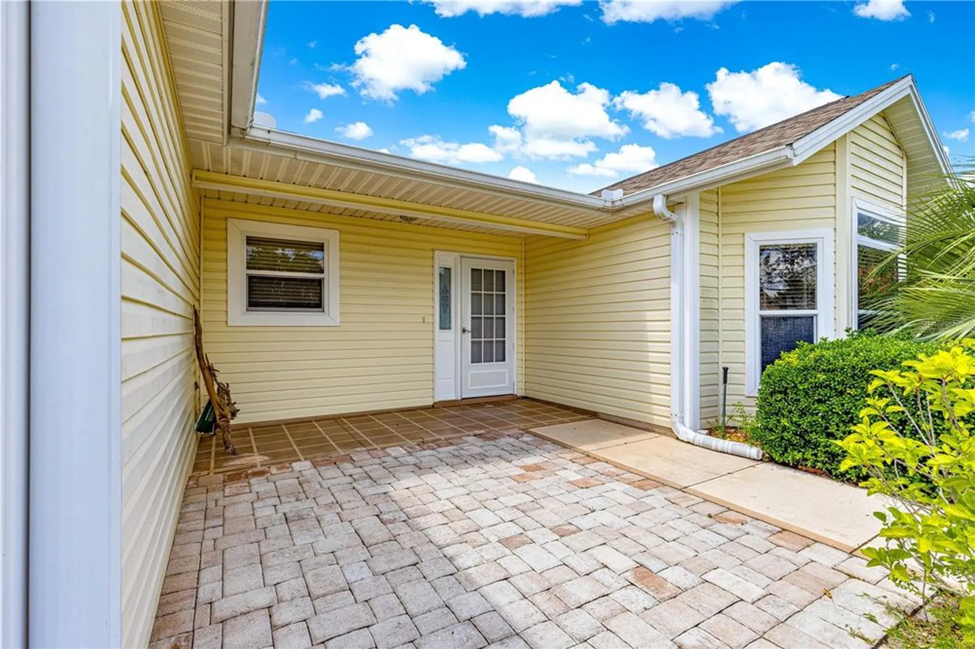 Property Slideshow image 3 of 58 | 2450 merida cir, The Villages, FL, 32162