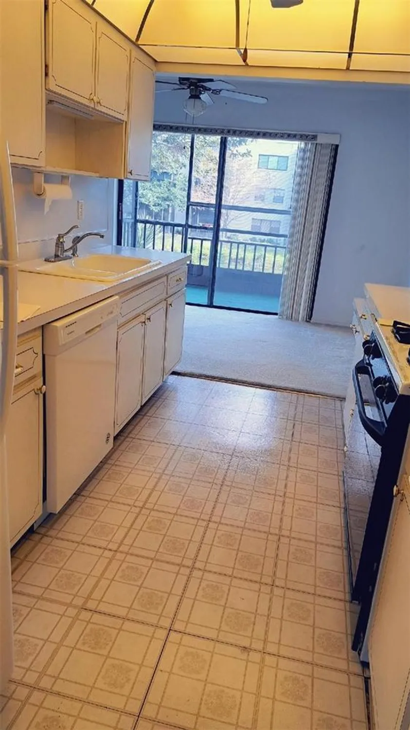 Property Slideshow image 8 of 18 | 7951 58th ave n unit 208, St Petersburg, FL, 33709