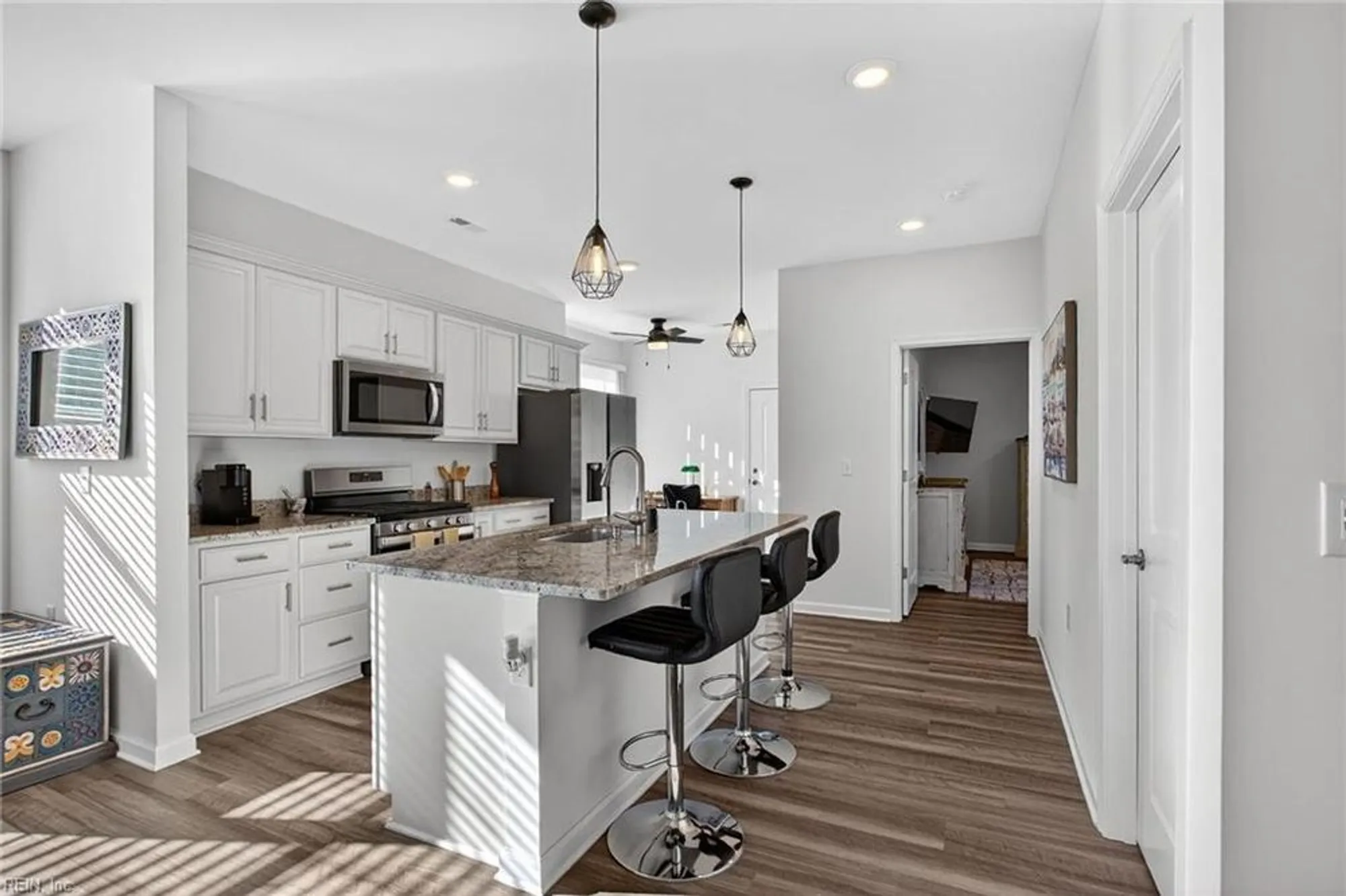 Property Slideshow image 4 of 31 | 105 cathedral st, Smithfield, VA, 23430