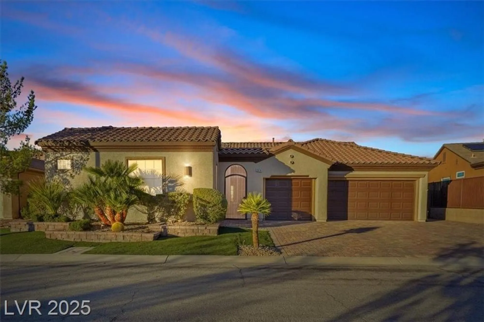 Property Slideshow image 1 of 56 | 2874 hartwick pines dr, Henderson, NV, 89052